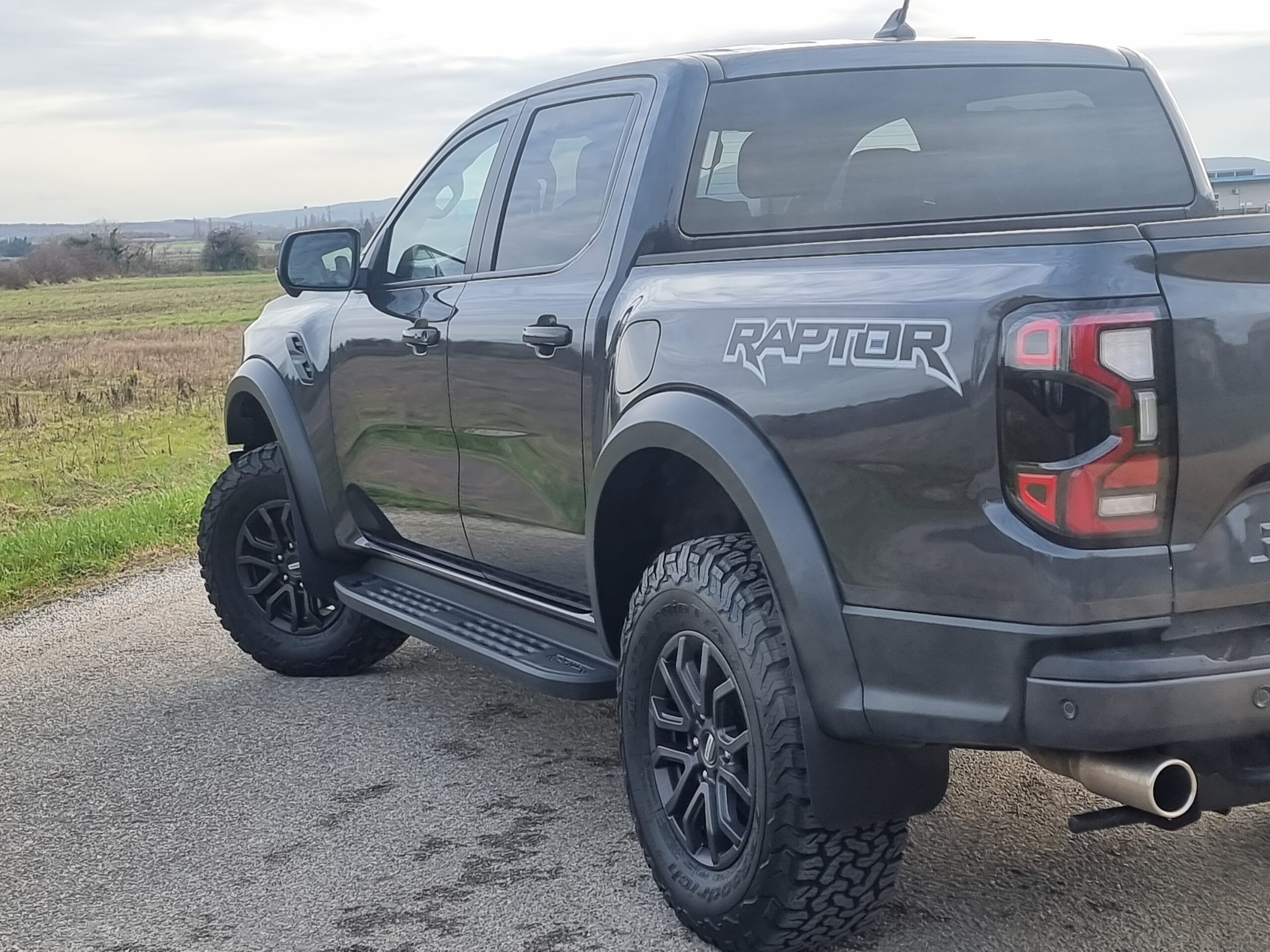 Photo FORD RANGER RAPTOR 3.0L ECOBOOST V6 292CV PAS DE MALUS