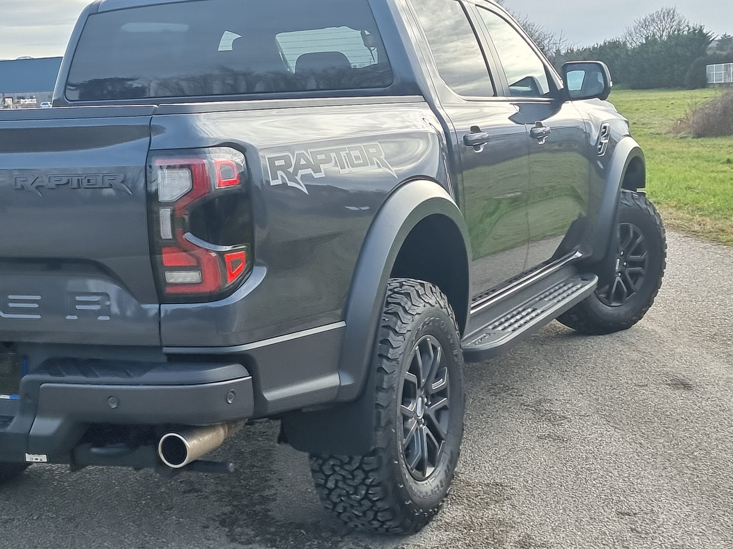 Photo FORD RANGER RAPTOR 3.0L ECOBOOST V6 292CV PAS DE MALUS