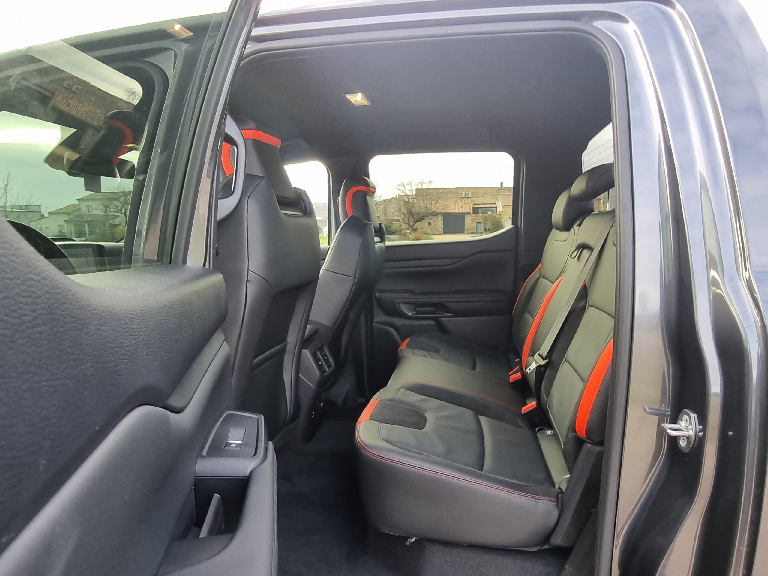 Photo FORD RANGER RAPTOR 3.0L ECOBOOST V6 292CV PAS DE MALUS