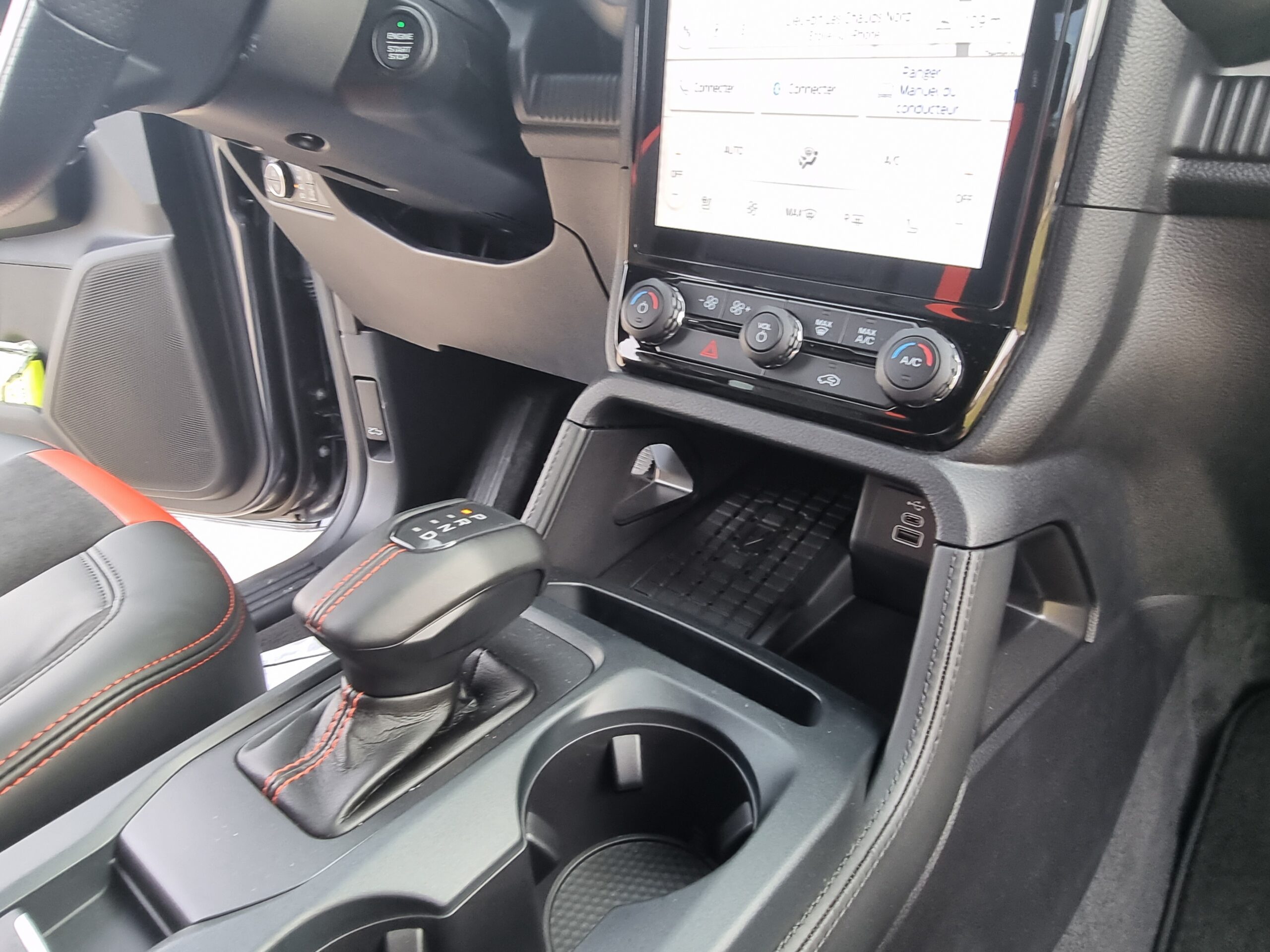 Photo FORD RANGER RAPTOR 3.0L ECOBOOST V6 292CV PAS DE MALUS