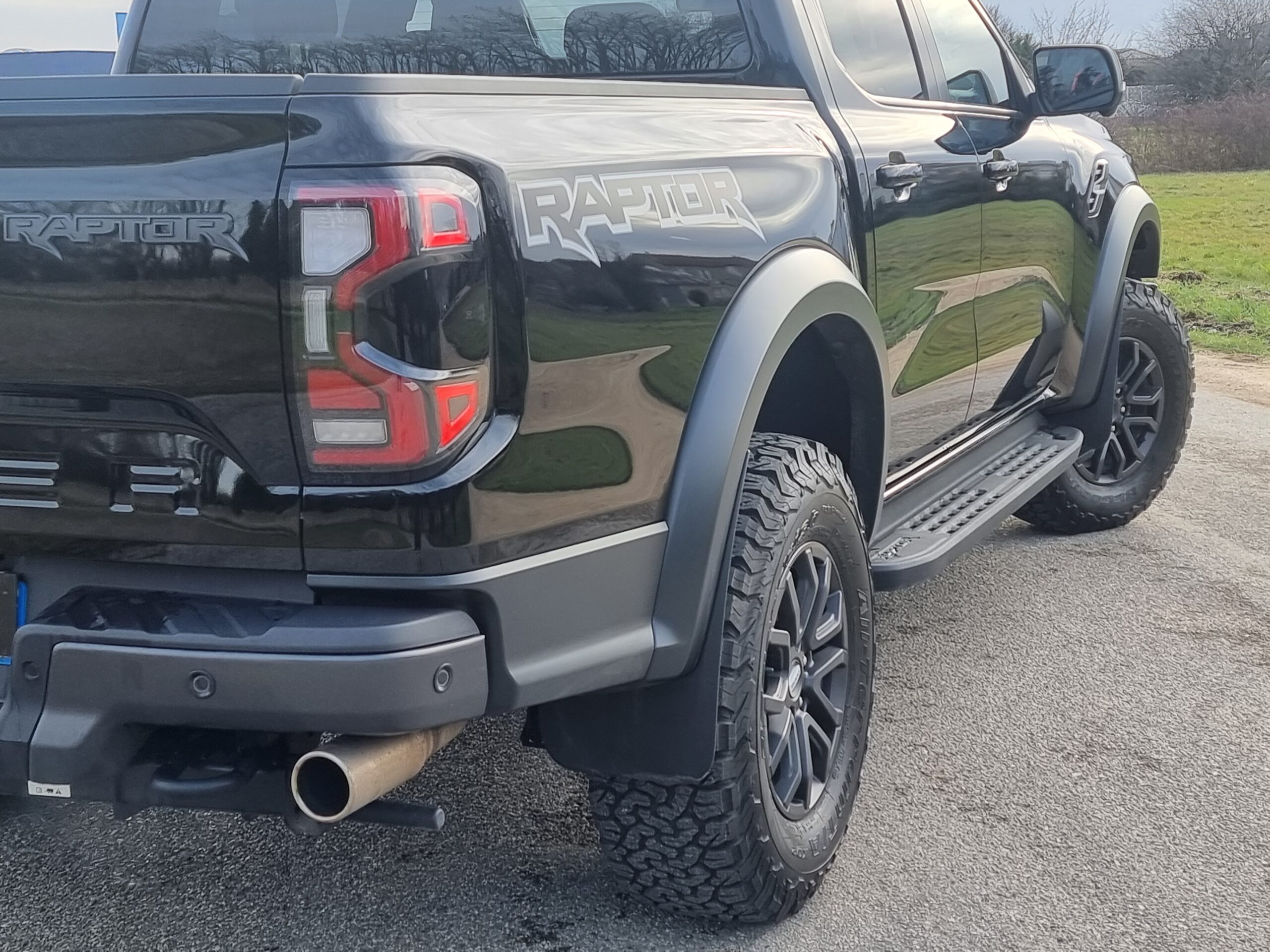 Photo FORD RANGER RAPTOR 3.0L ECOBOOST V6 292CV PAS DE MALUS