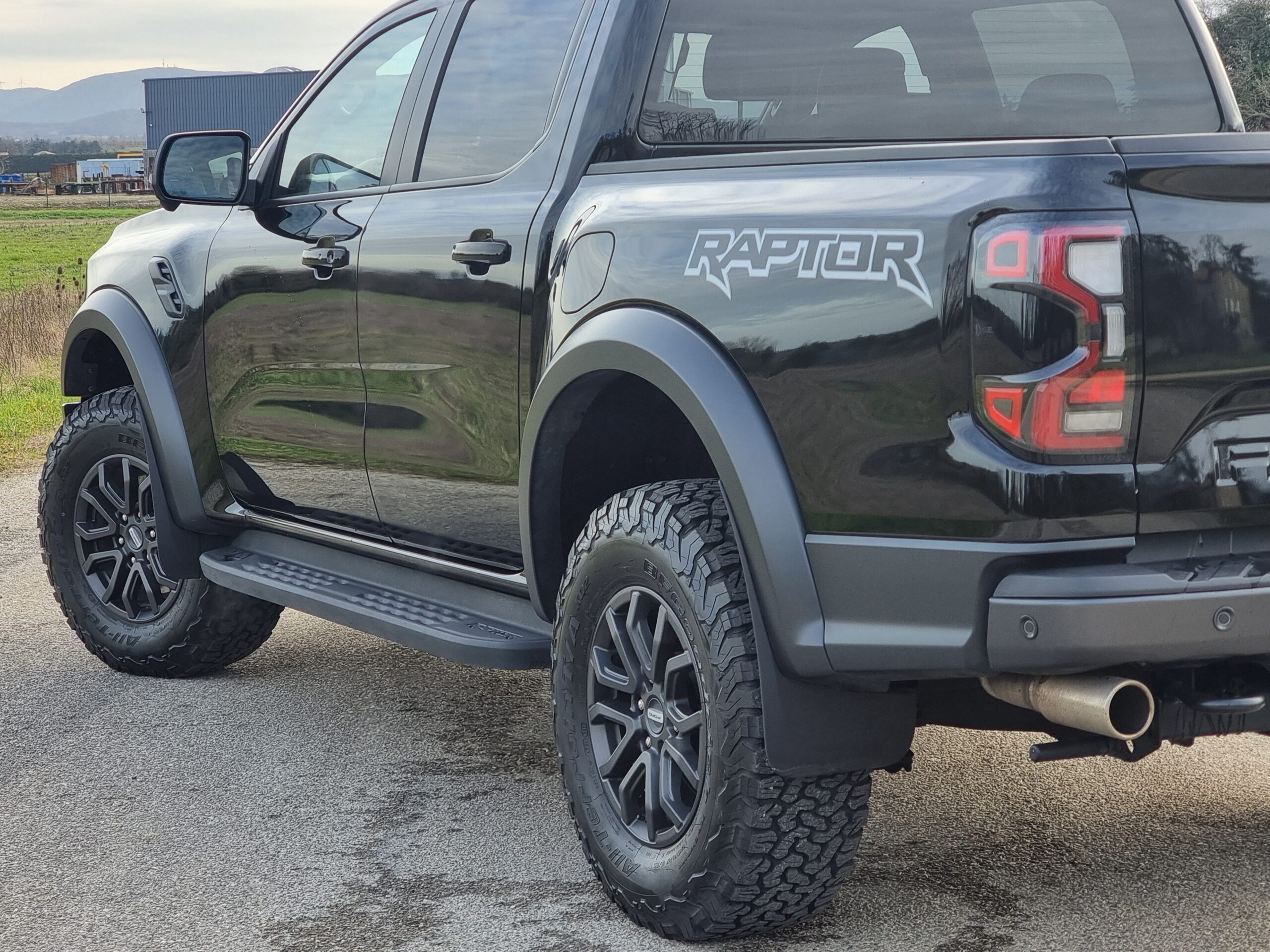 Photo FORD RANGER RAPTOR 3.0L ECOBOOST V6 292CV PAS DE MALUS