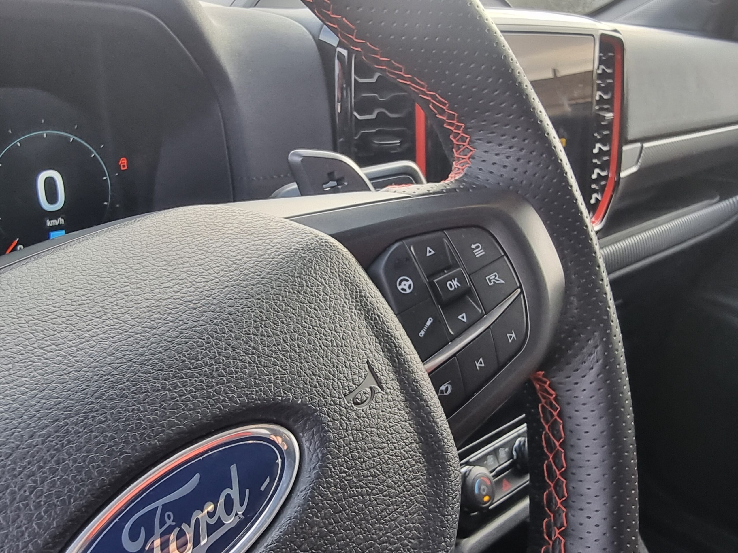 Photo FORD RANGER RAPTOR 3.0L ECOBOOST V6 292CV PAS DE MALUS