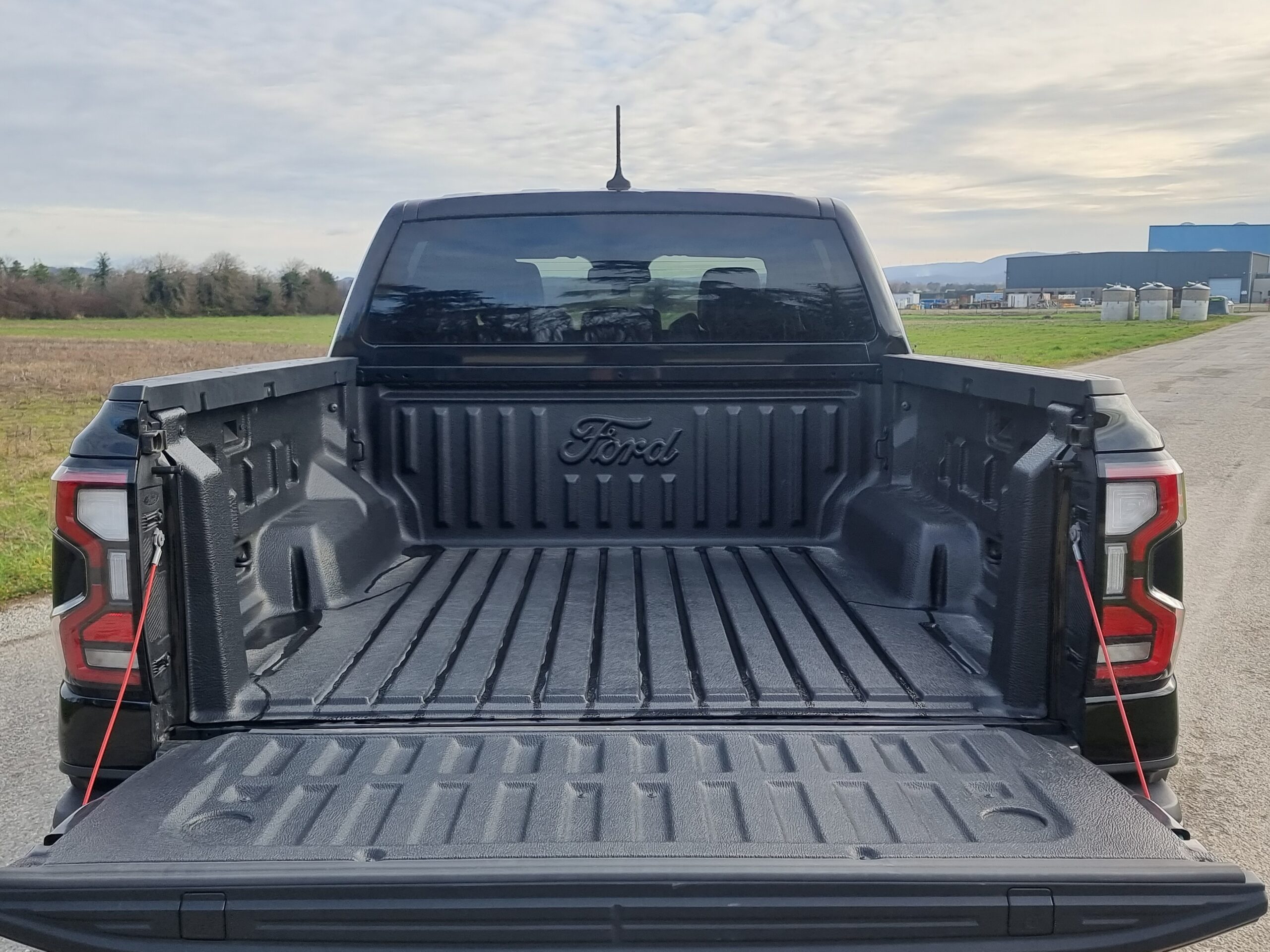 Photo FORD RANGER RAPTOR 3.0L ECOBOOST V6 292CV PAS DE MALUS