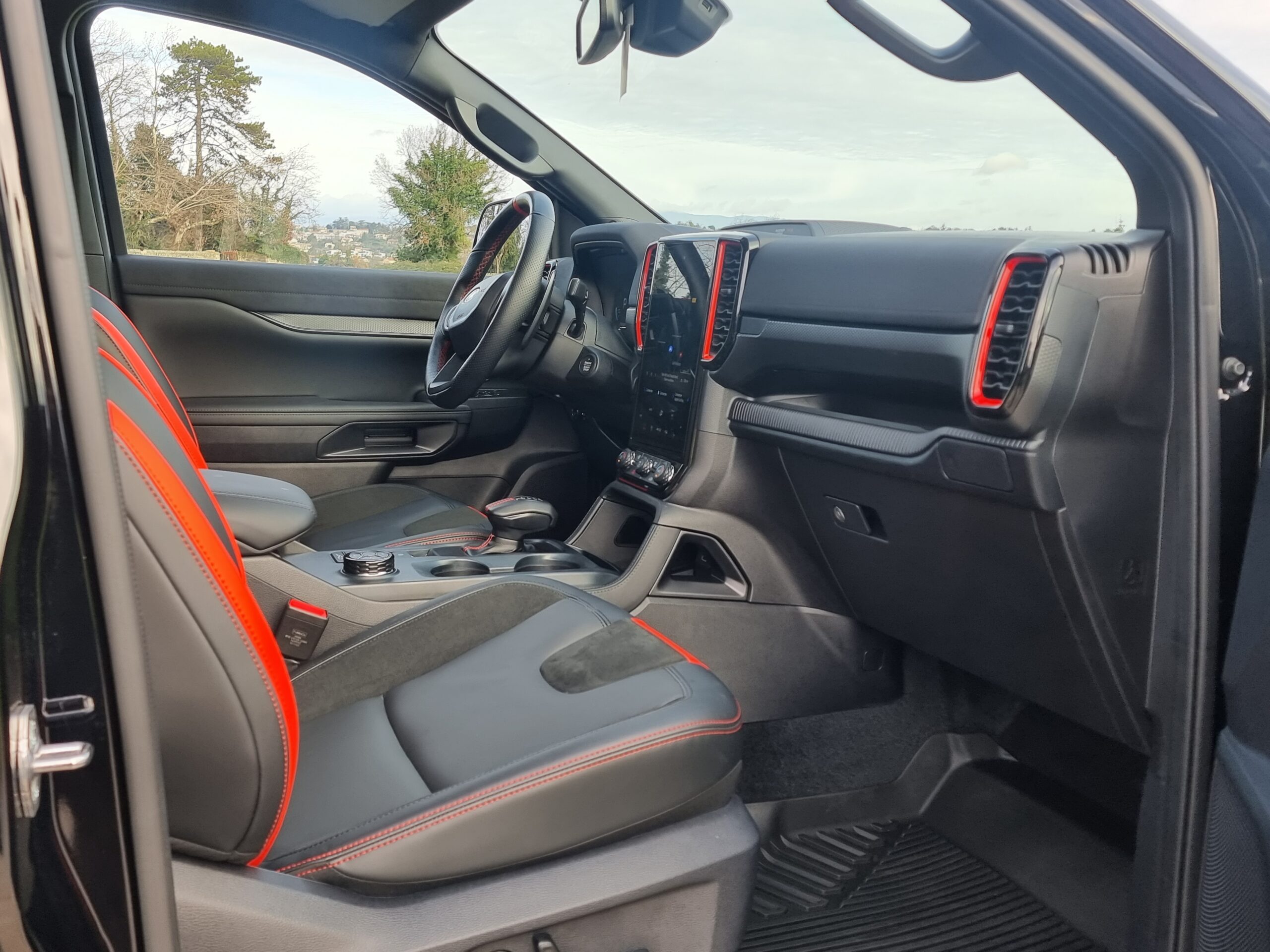 Photo FORD RANGER RAPTOR 3.0L ECOBOOST V6 292CV PAS DE MALUS