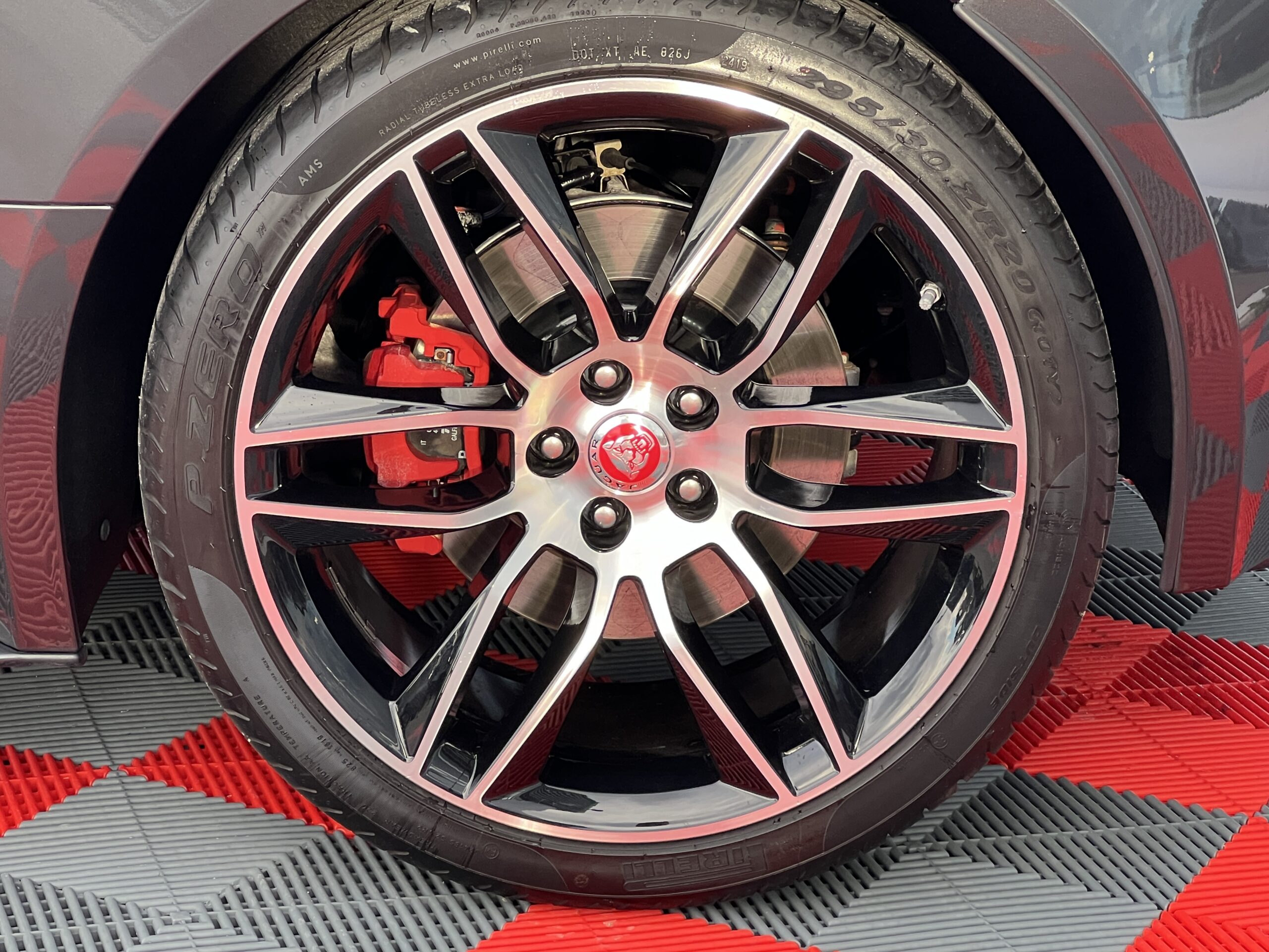 Photo Jaguar F-type Cabriolet 3.0 V6 Suralimenté 340ch Chequered Flag Bva8