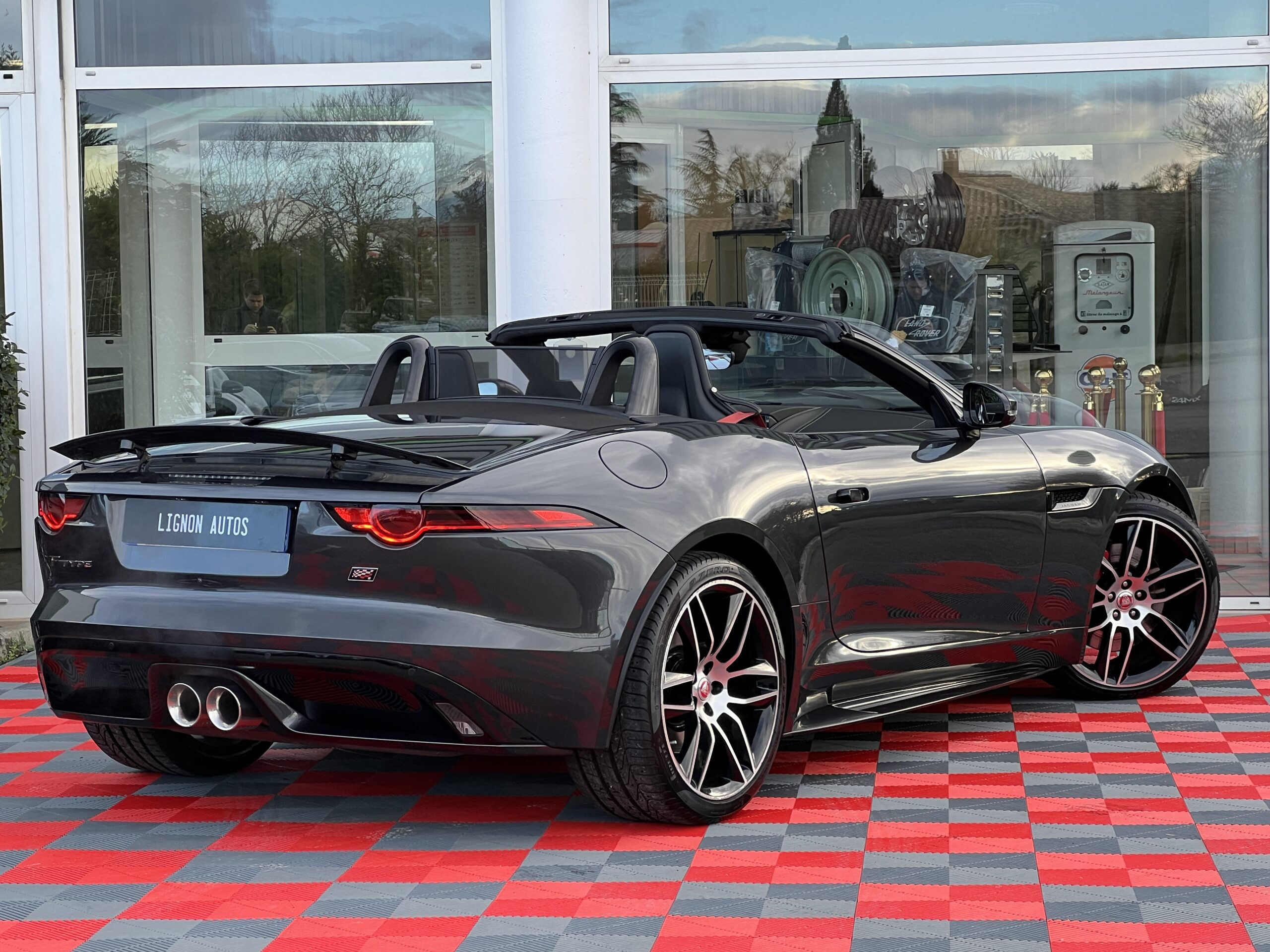 Photo Jaguar F-type Cabriolet 3.0 V6 Suralimenté 340ch Chequered Flag Bva8