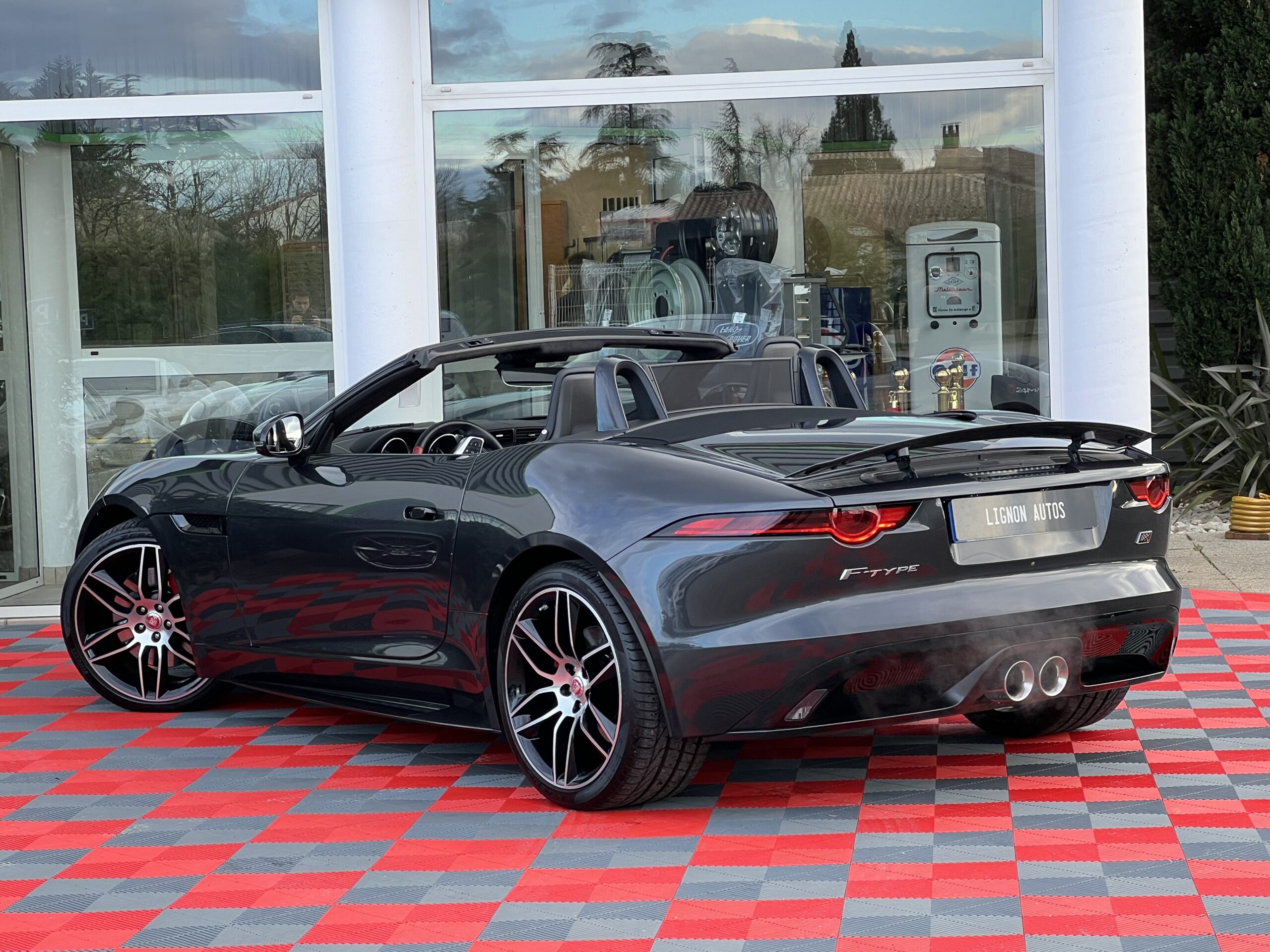 Photo Jaguar F-type Cabriolet 3.0 V6 Suralimenté 340ch Chequered Flag Bva8