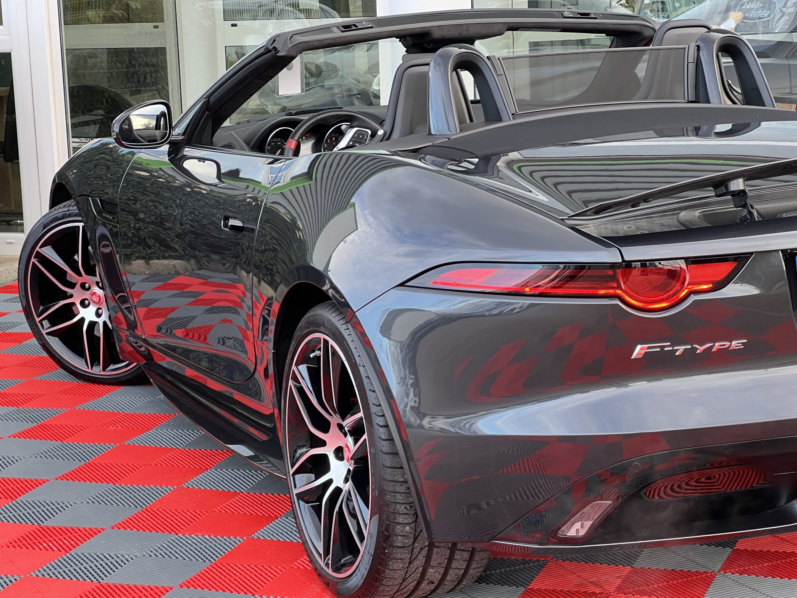 Photo Jaguar F-type Cabriolet 3.0 V6 Suralimenté 340ch Chequered Flag Bva8