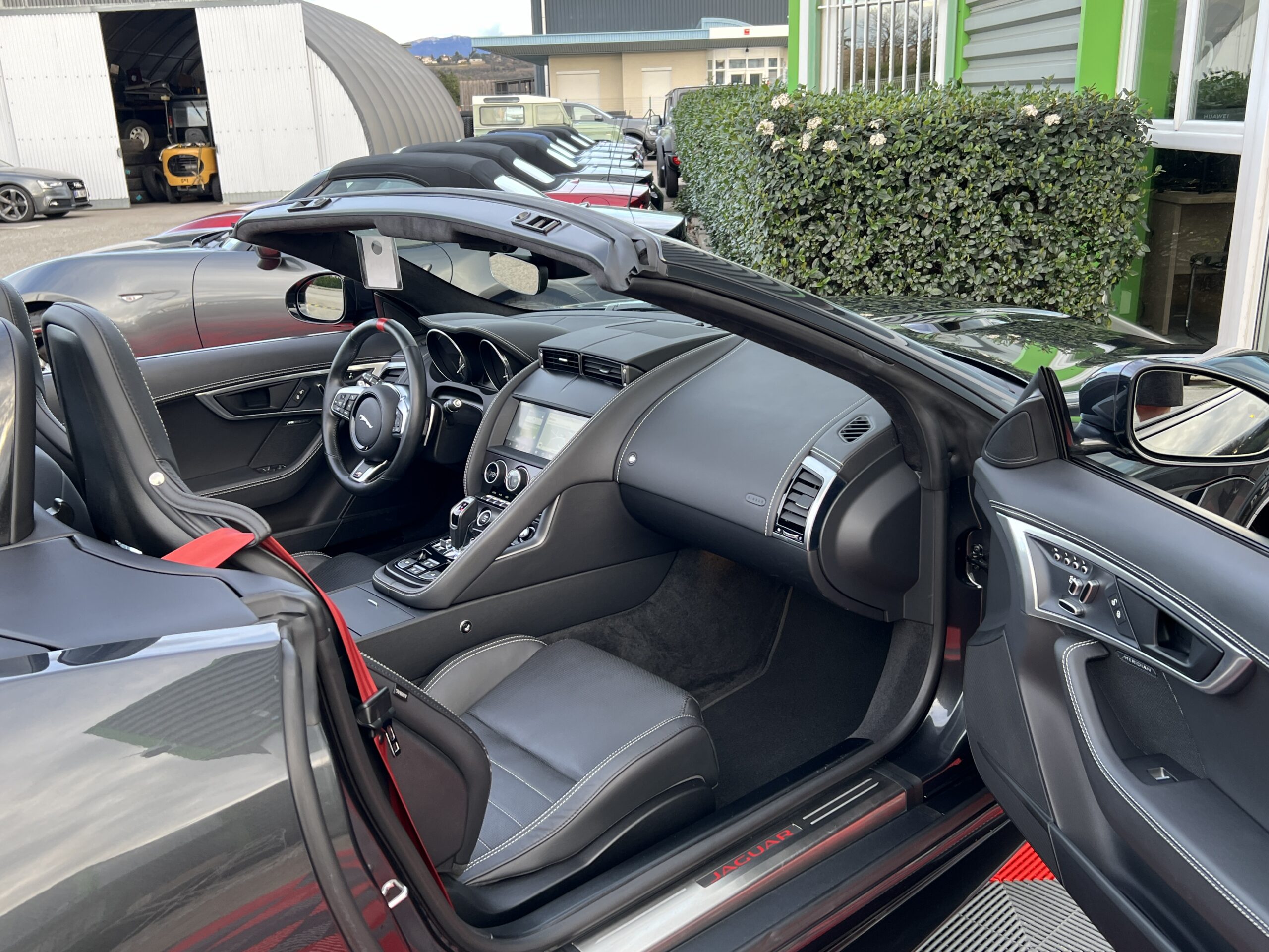 Photo Jaguar F-type Cabriolet 3.0 V6 Suralimenté 340ch Chequered Flag Bva8