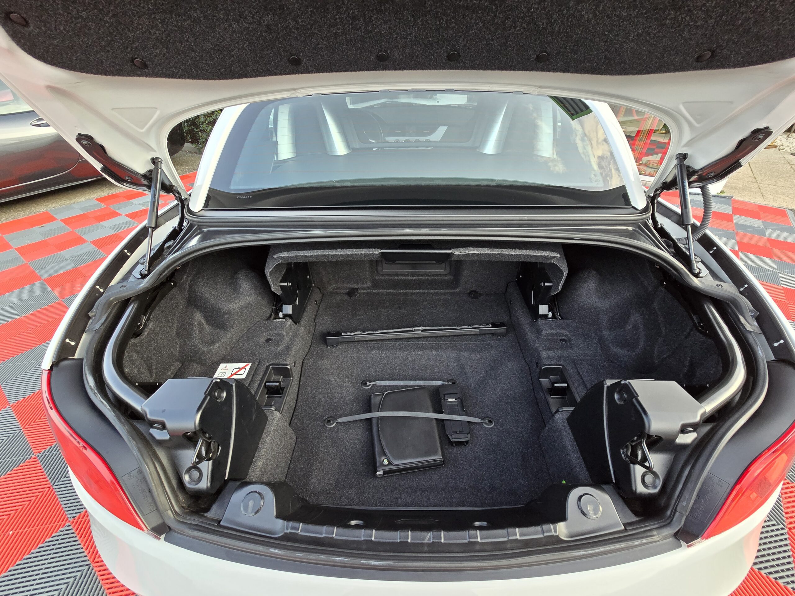 Photo BMW Z4 23I 2.3 204 CH (E89) BVM LUXE - 42 900KM - ORIGINE FRANCE - ECHAPPEMENT REMUS