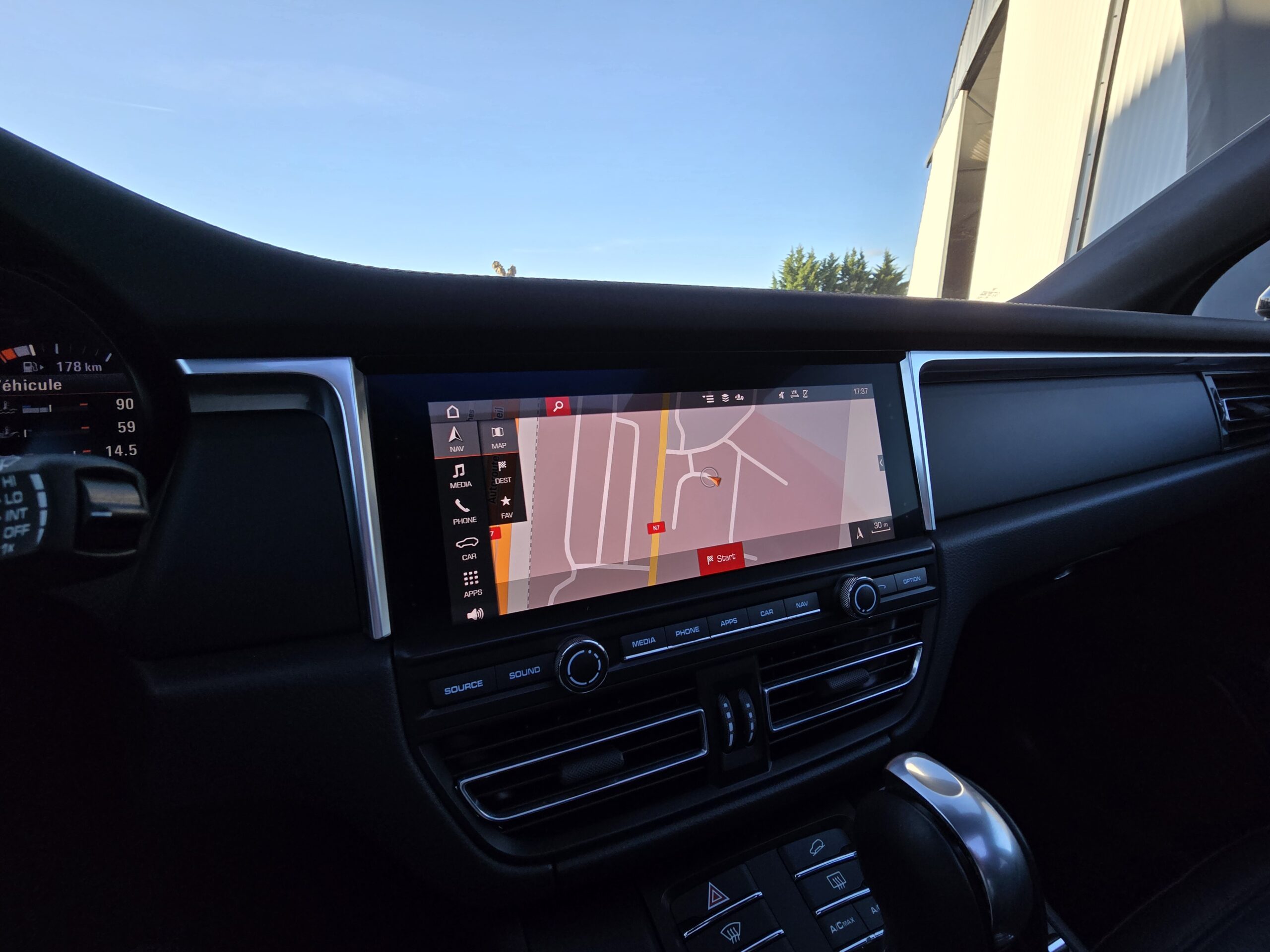 Photo PORSCHE MACAN 2.0 245CH PDK KEYLESS/BOSE/TOIT PANO