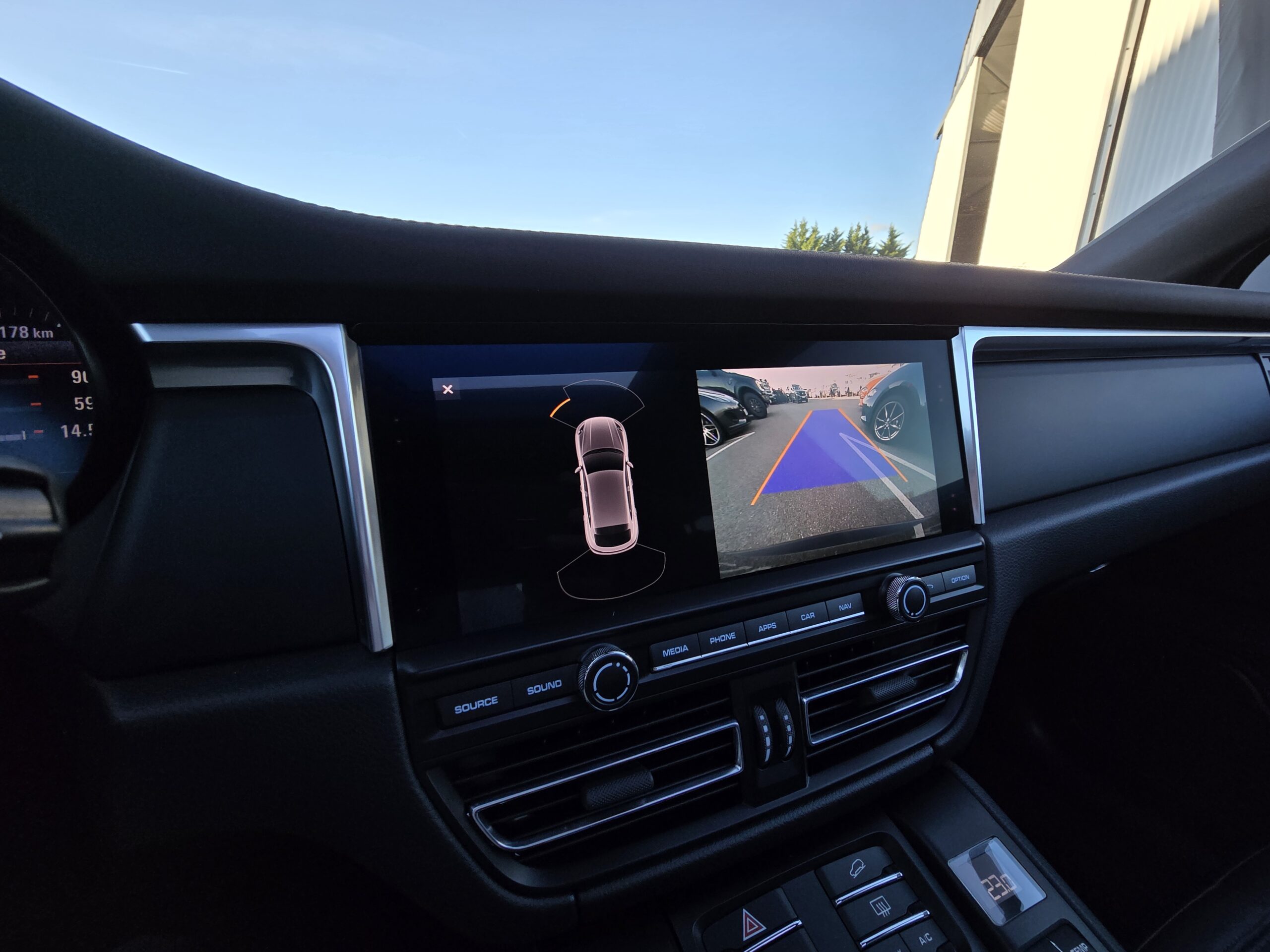 Photo PORSCHE MACAN 2.0 245CH PDK KEYLESS/BOSE/TOIT PANO