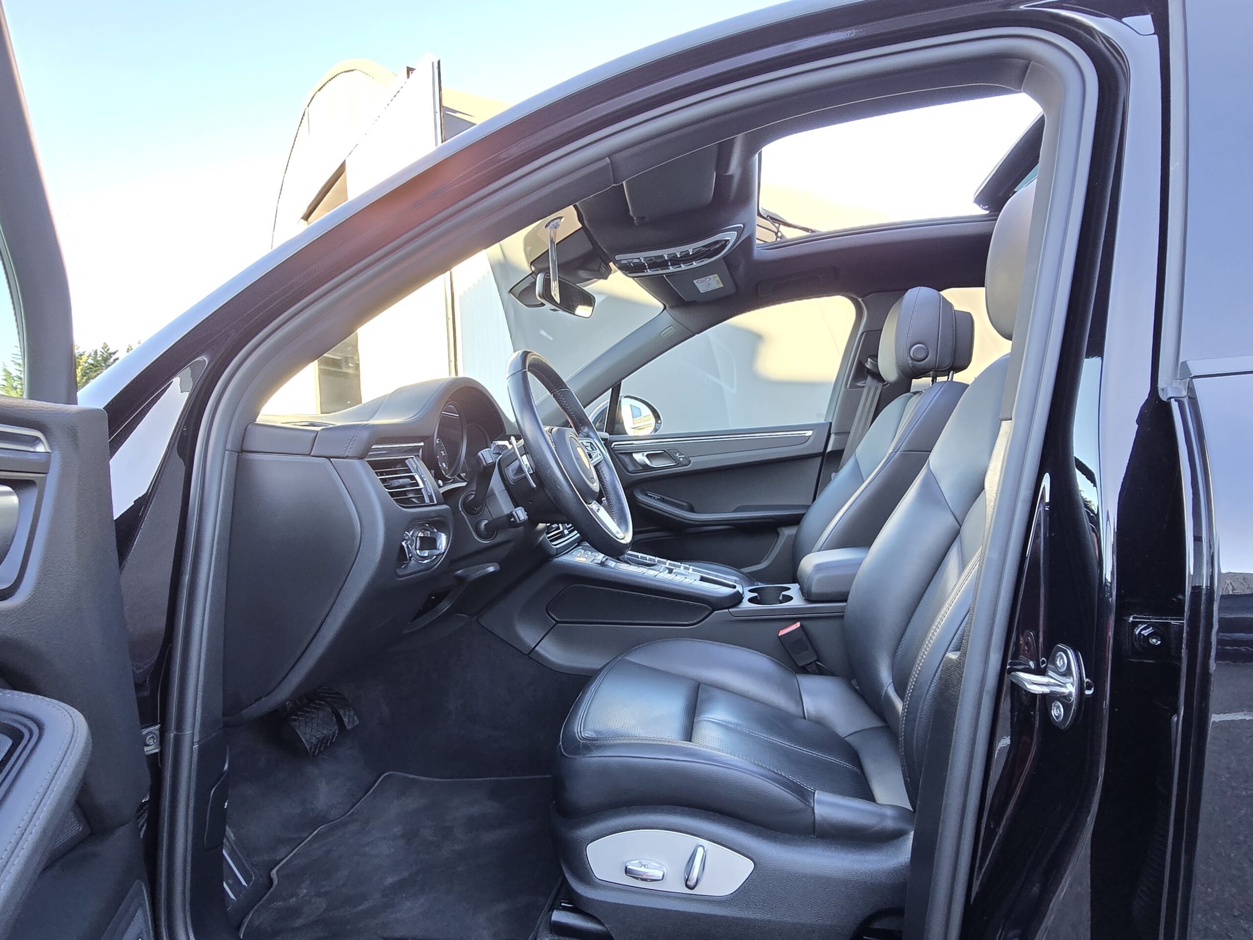 Photo PORSCHE MACAN 2.0 245CH PDK KEYLESS/BOSE/TOIT PANO