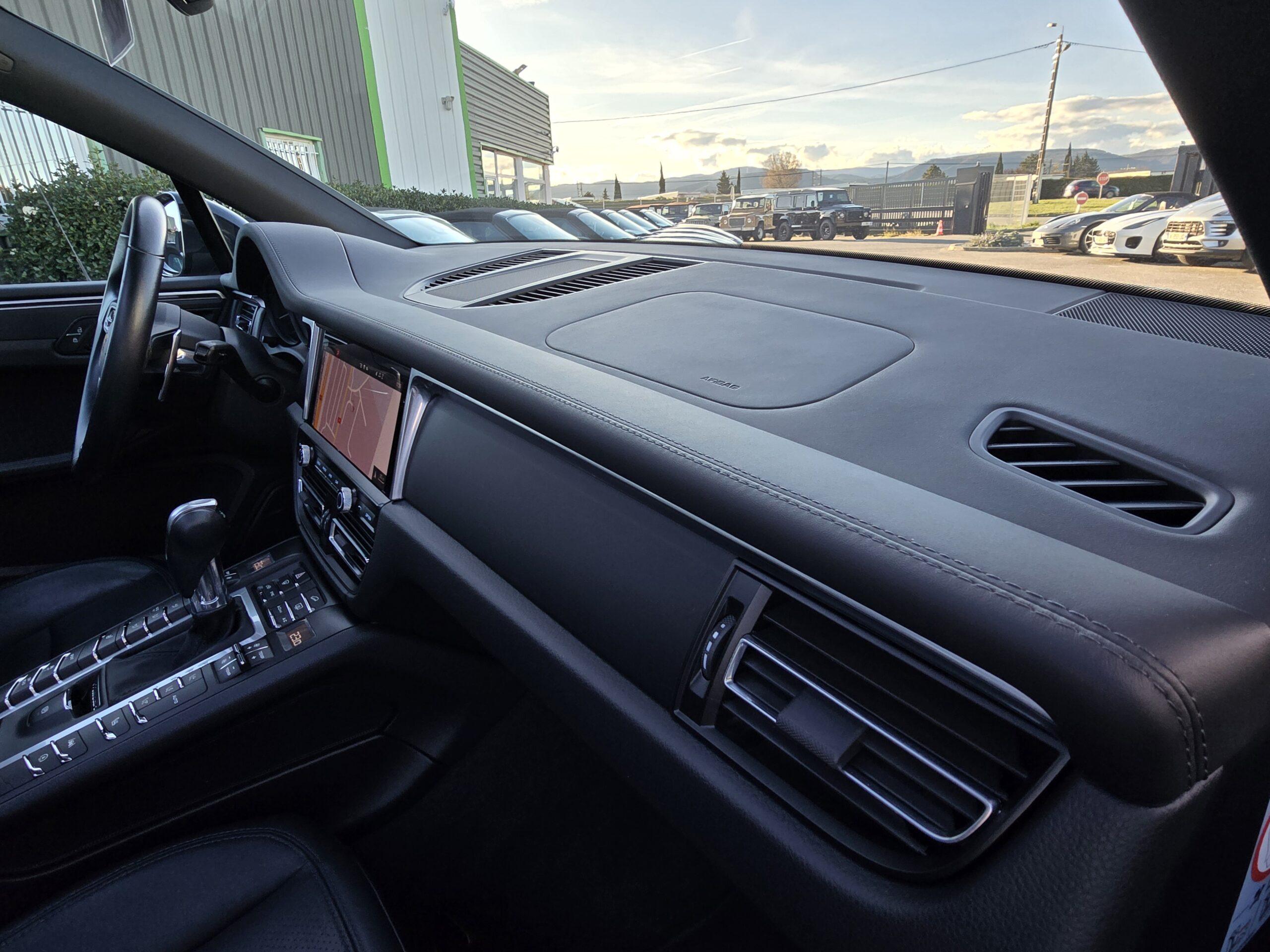Photo PORSCHE MACAN 2.0 245CH PDK KEYLESS/BOSE/TOIT PANO
