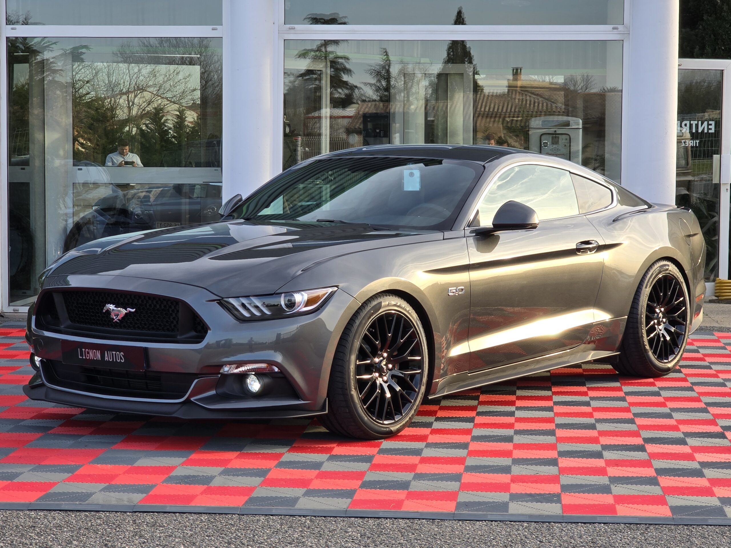 Photo Ford Mustang Fastback GT 5.0l V8 421 Premium Echappement Borla