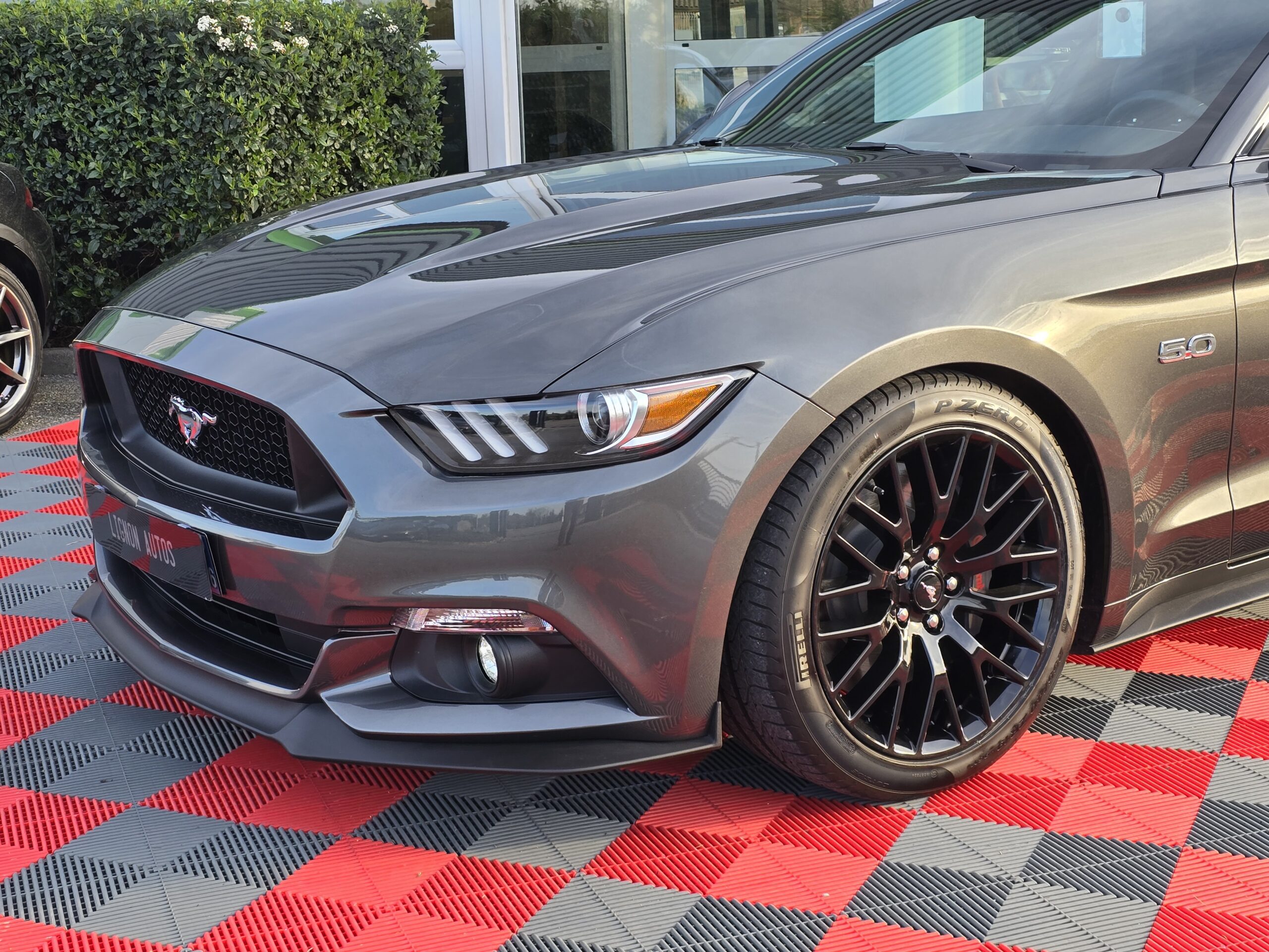 Photo Ford Mustang Fastback GT 5.0l V8 421 Premium Echappement Borla