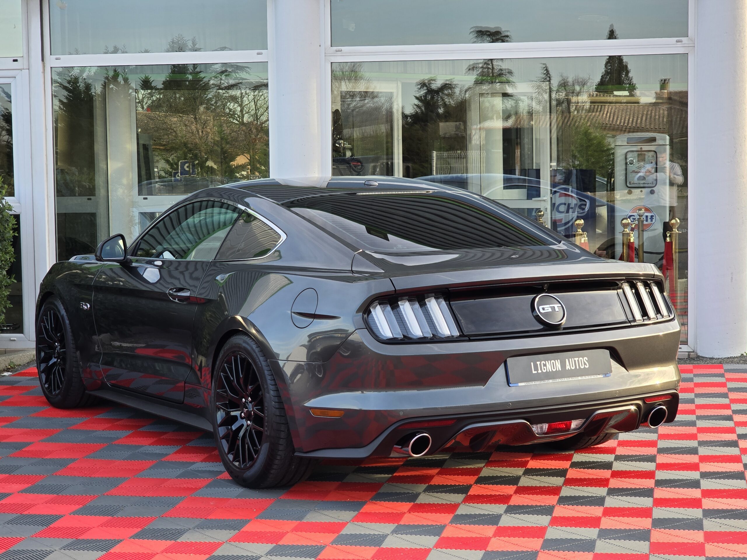 Photo Ford Mustang Fastback GT 5.0l V8 421 Premium Echappement Borla