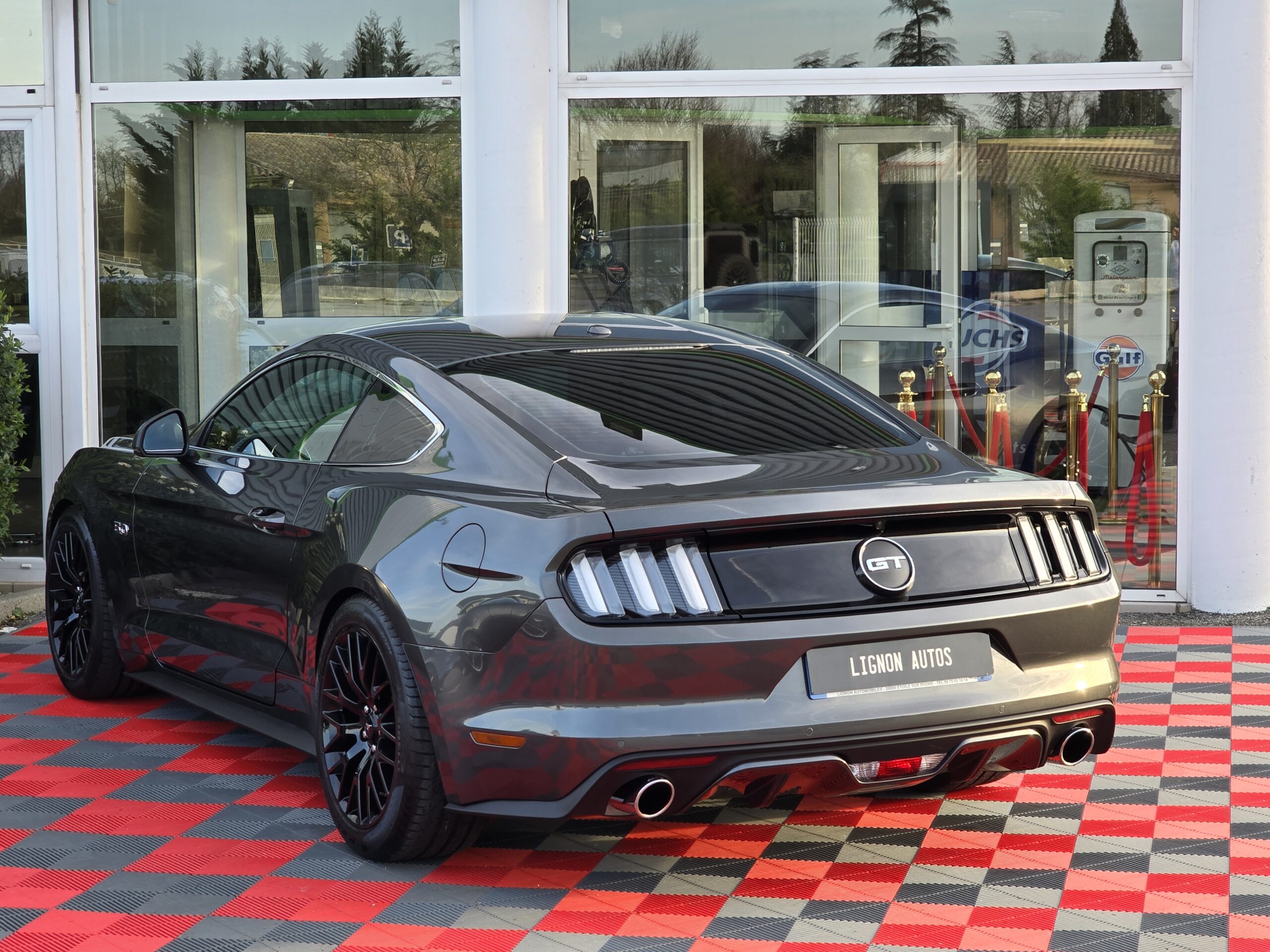 Photo Ford Mustang Fastback GT 5.0l V8 421 Premium Echappement Borla