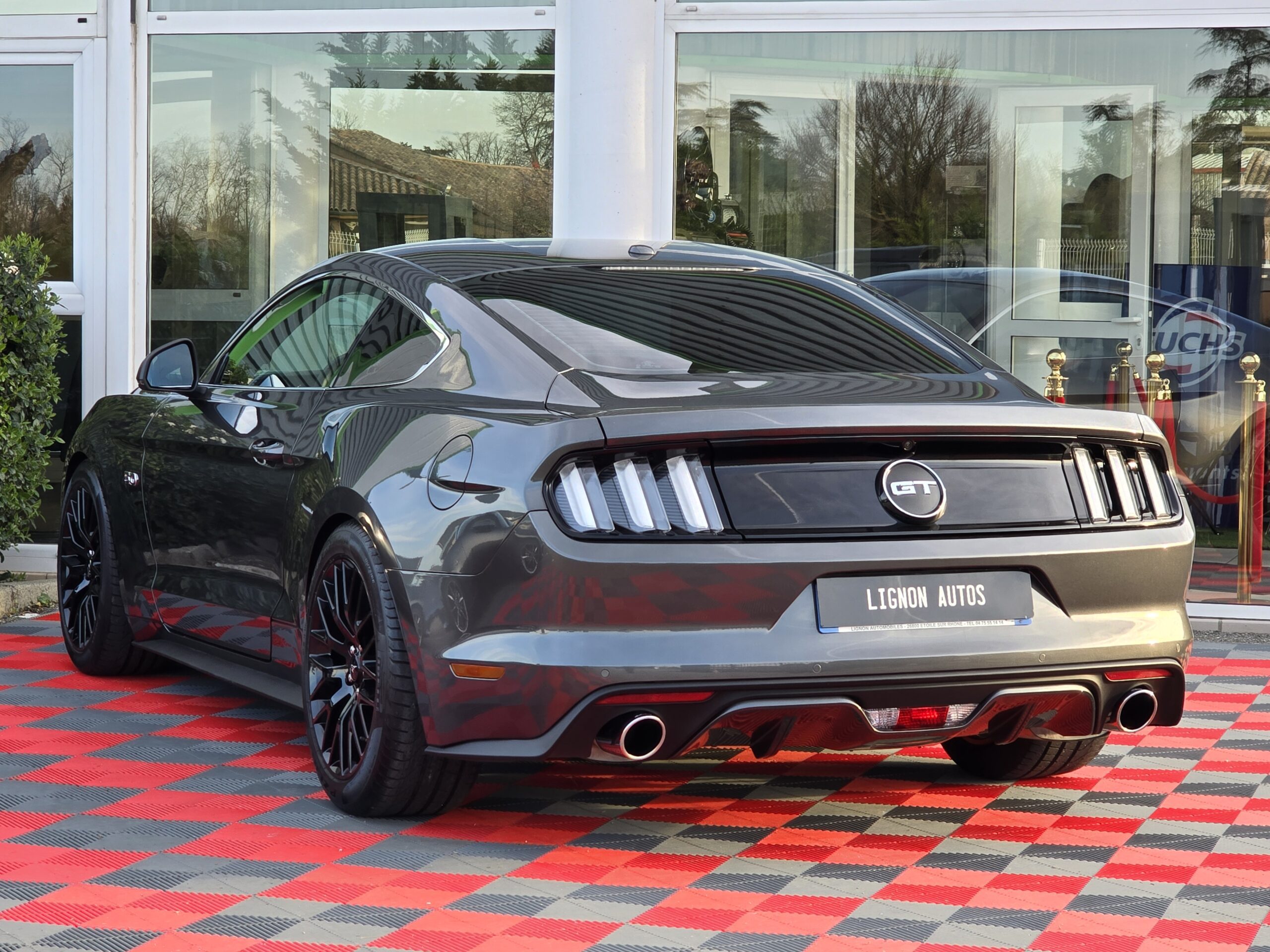 Photo Ford Mustang Fastback GT 5.0l V8 421 Premium Echappement Borla