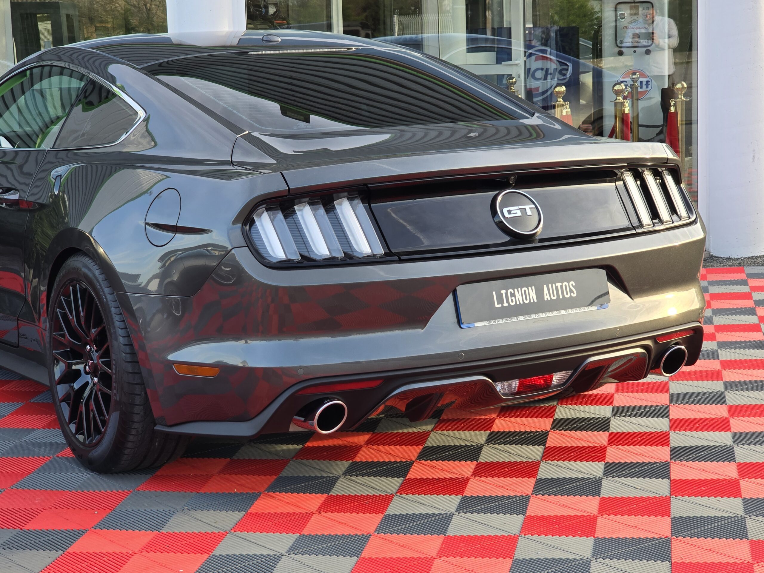 Photo Ford Mustang Fastback GT 5.0l V8 421 Premium Echappement Borla