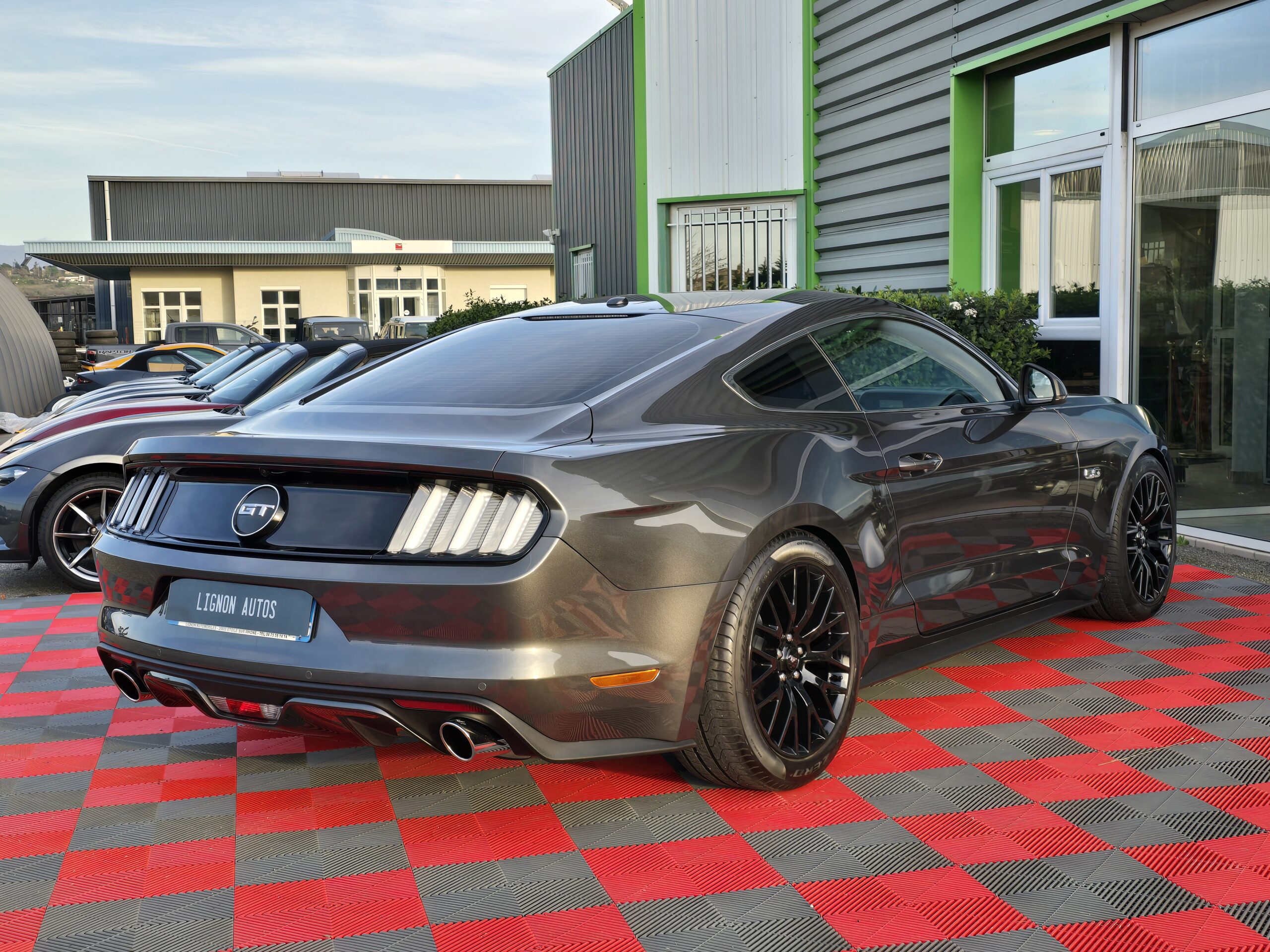 Photo Ford Mustang Fastback GT 5.0l V8 421 Premium Echappement Borla