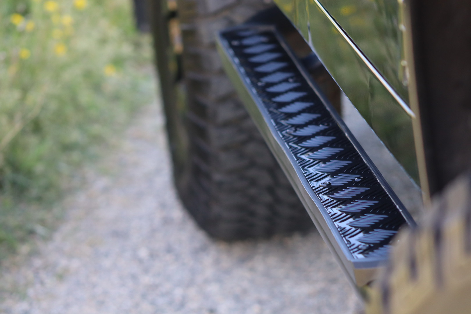 Photo Land Rover Defender 110 td4 SW 7 Places "Black Pack"