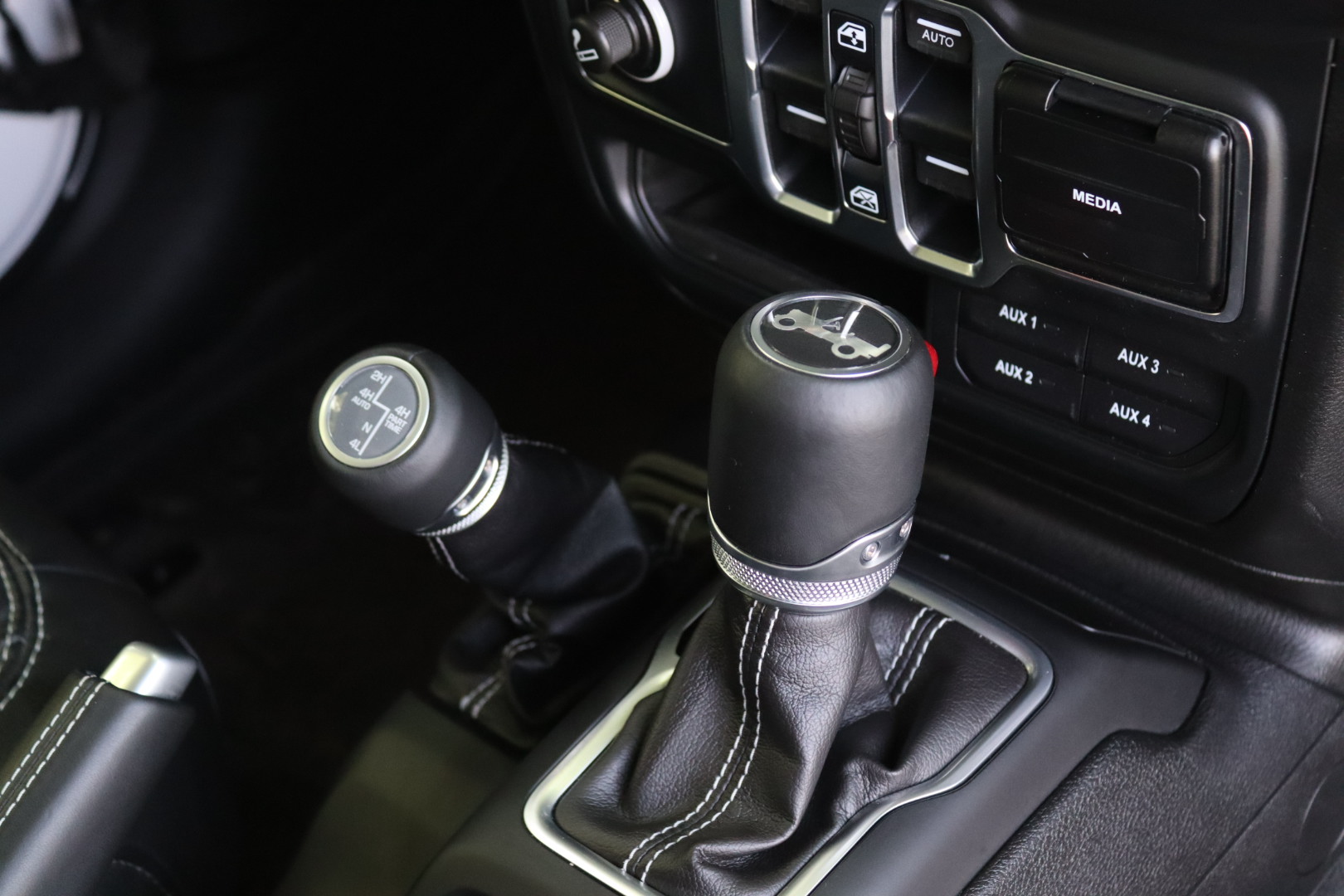 Photo Jeep Wrangler JL 2.0 T 272CH Unlimited Sahara BVA8