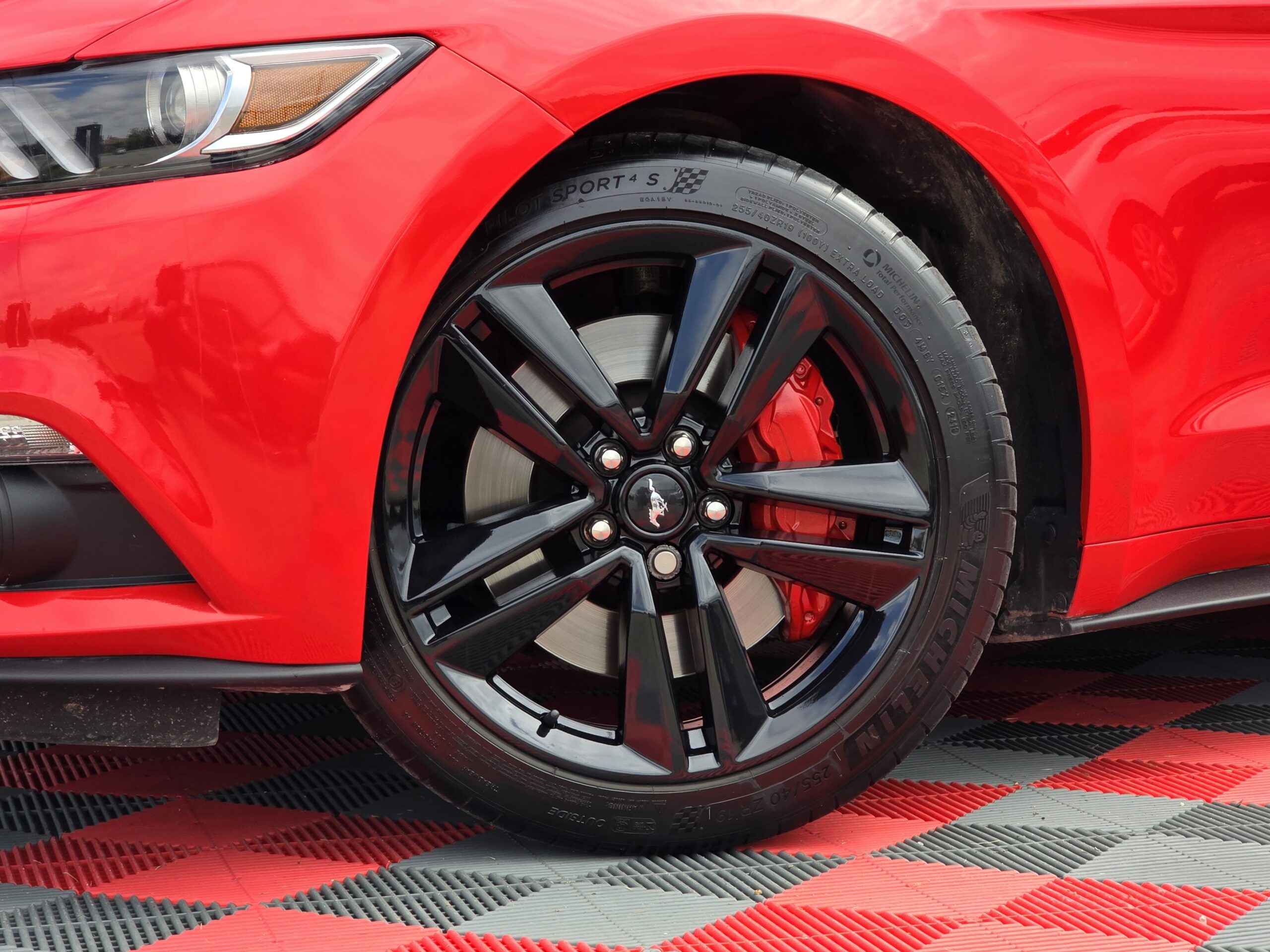 Photo Ford Mustang Fastback 2.3 Ecoboost 317 - Origine France - Pas de malus
