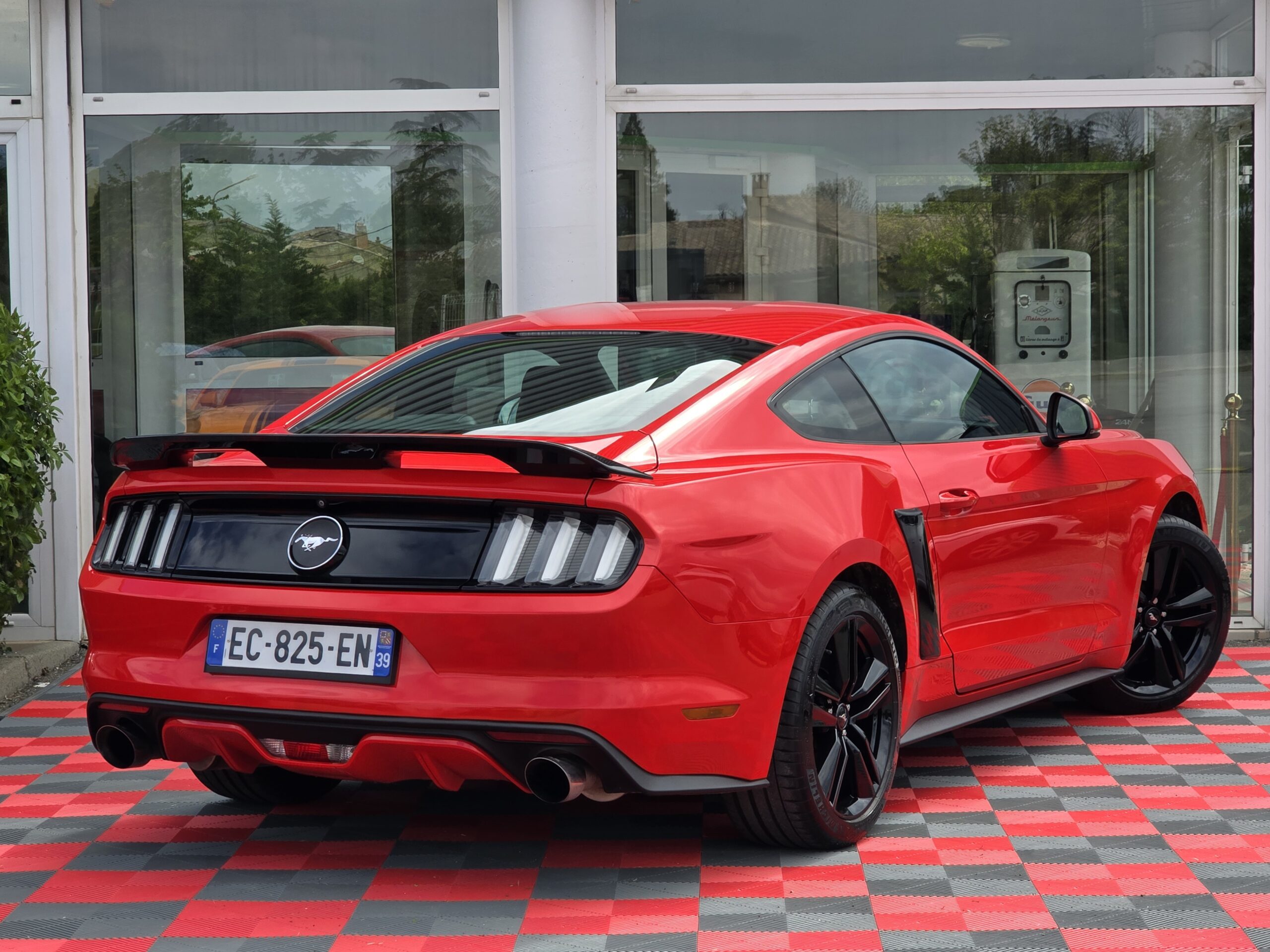 Photo Ford Mustang Fastback 2.3 Ecoboost 317 - Origine France - Pas de malus