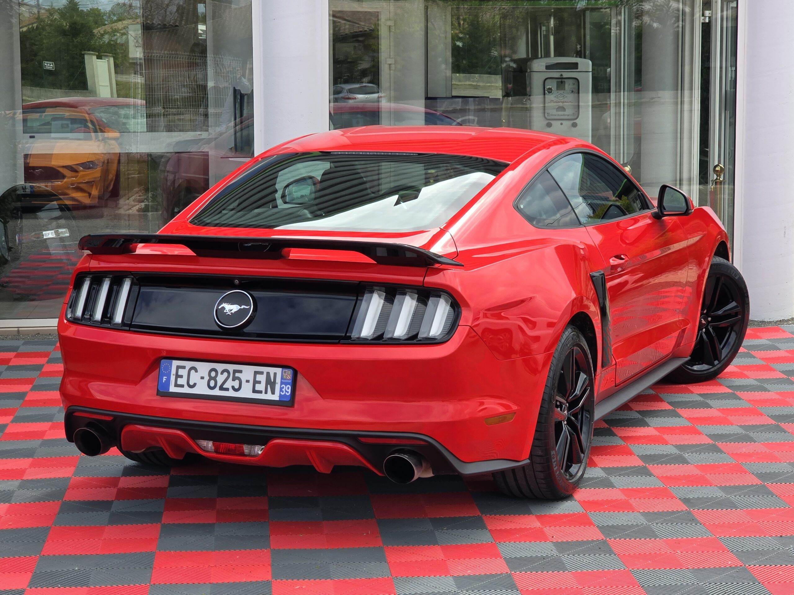 Photo Ford Mustang Fastback 2.3 Ecoboost 317 - Origine France - Pas de malus