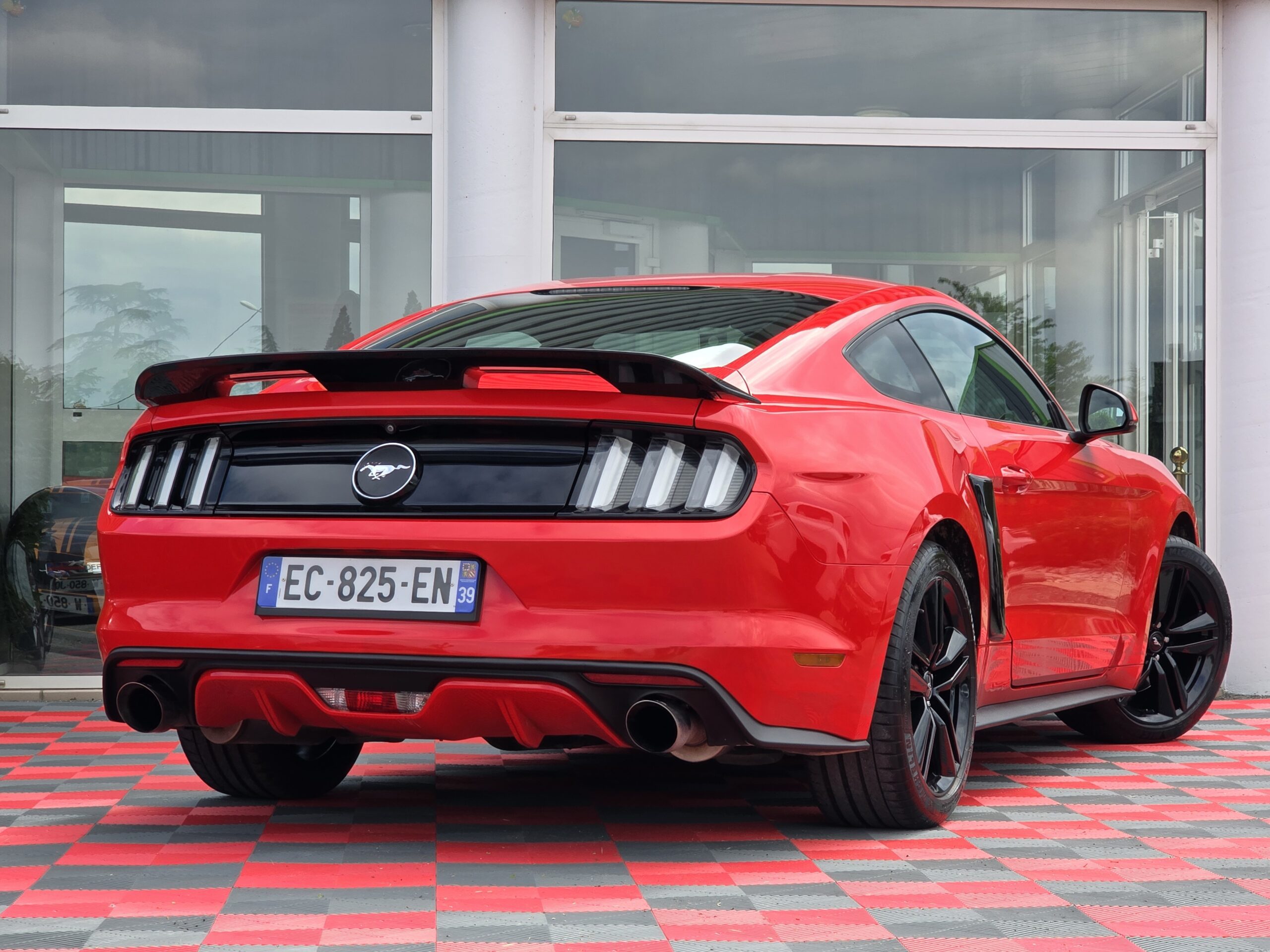 Photo Ford Mustang Fastback 2.3 Ecoboost 317 - Origine France - Pas de malus