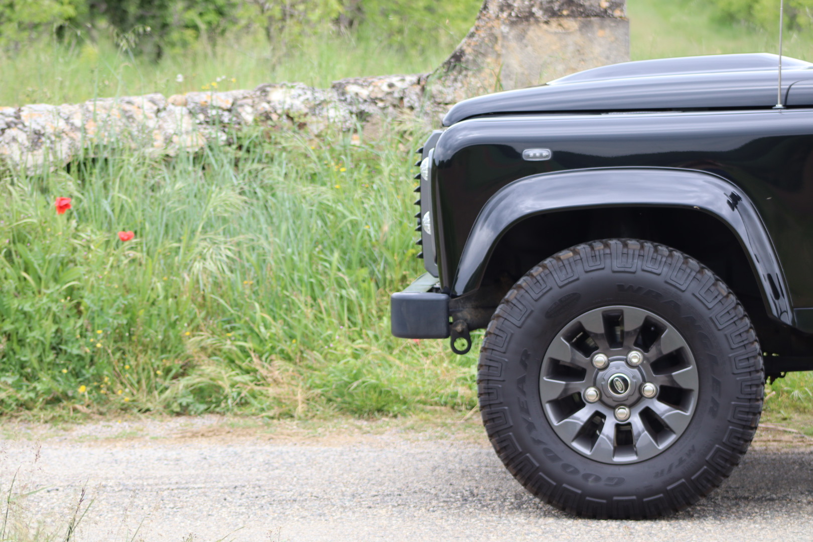 Photo Land Rover Defender 110 2.2 Td4 SW 7 Places LXV "65ème anniversaire"