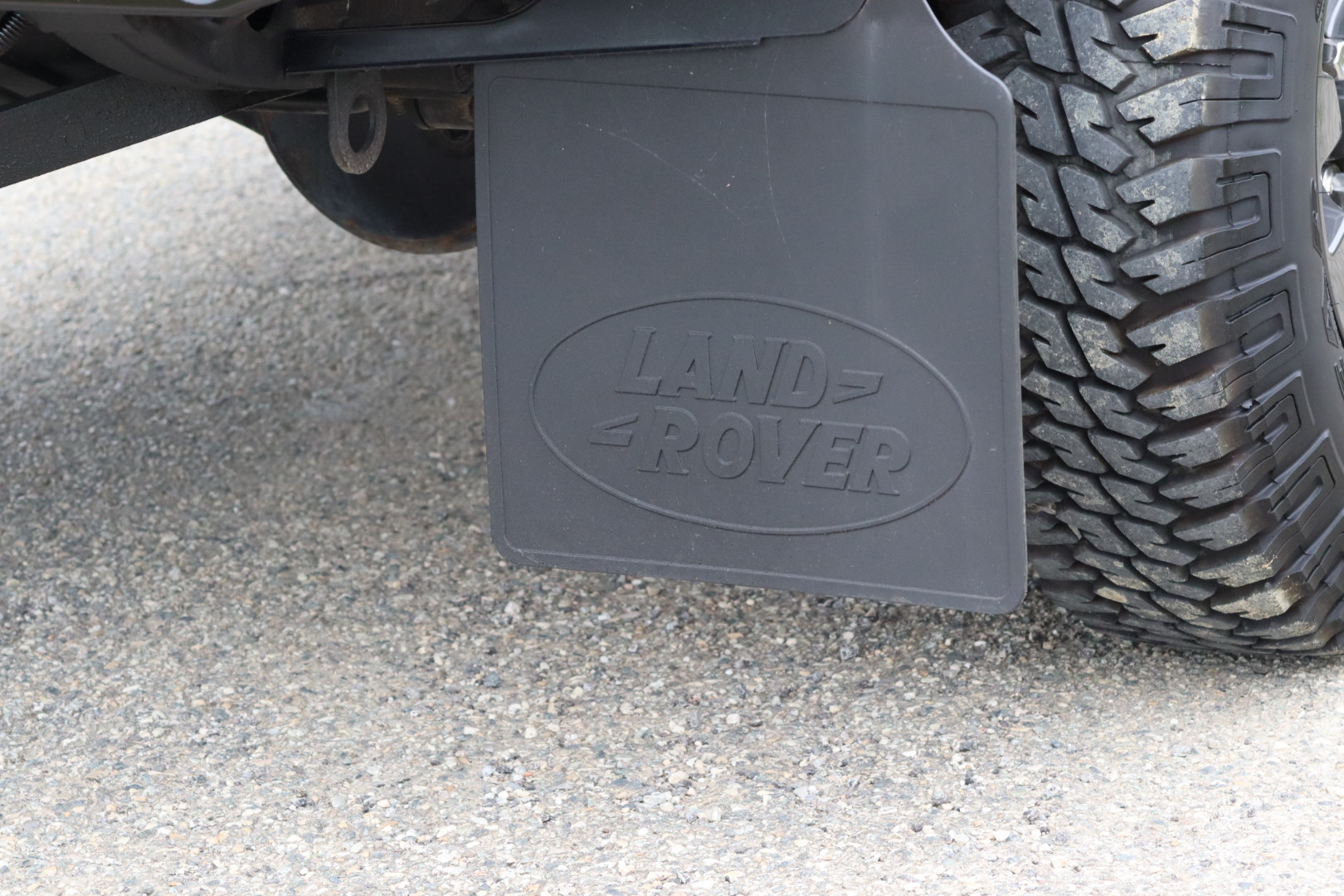 Photo Land Rover Defender 110 2.2 Td4 SW 7 Places LXV "65ème anniversaire"