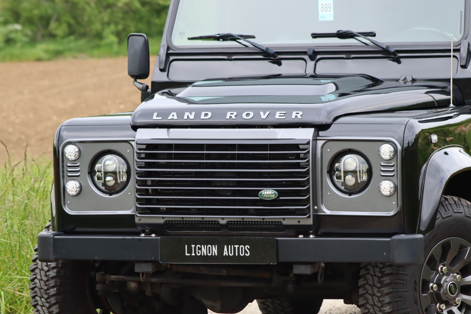 Photo Land Rover Defender 110 2.2 Td4 SW 7 Places LXV "65ème anniversaire"