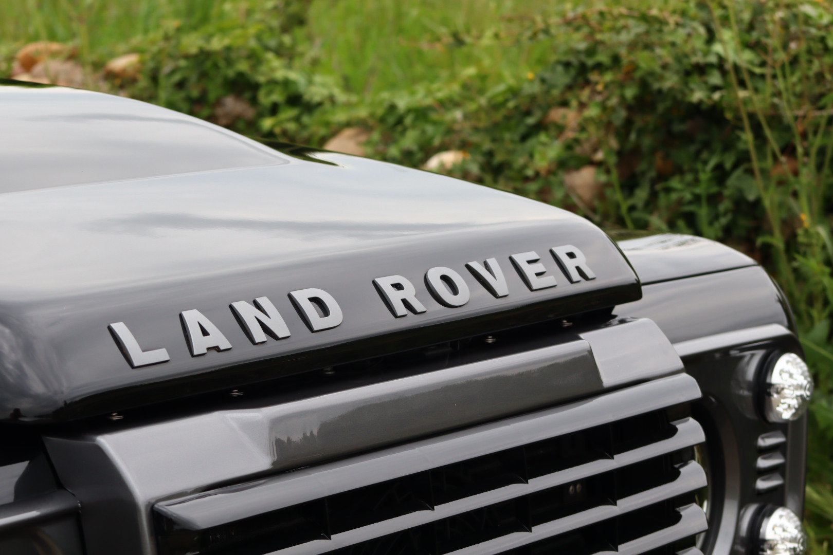 Photo Land Rover Defender 110 2.2 Td4 SW 7 Places LXV "65ème anniversaire"