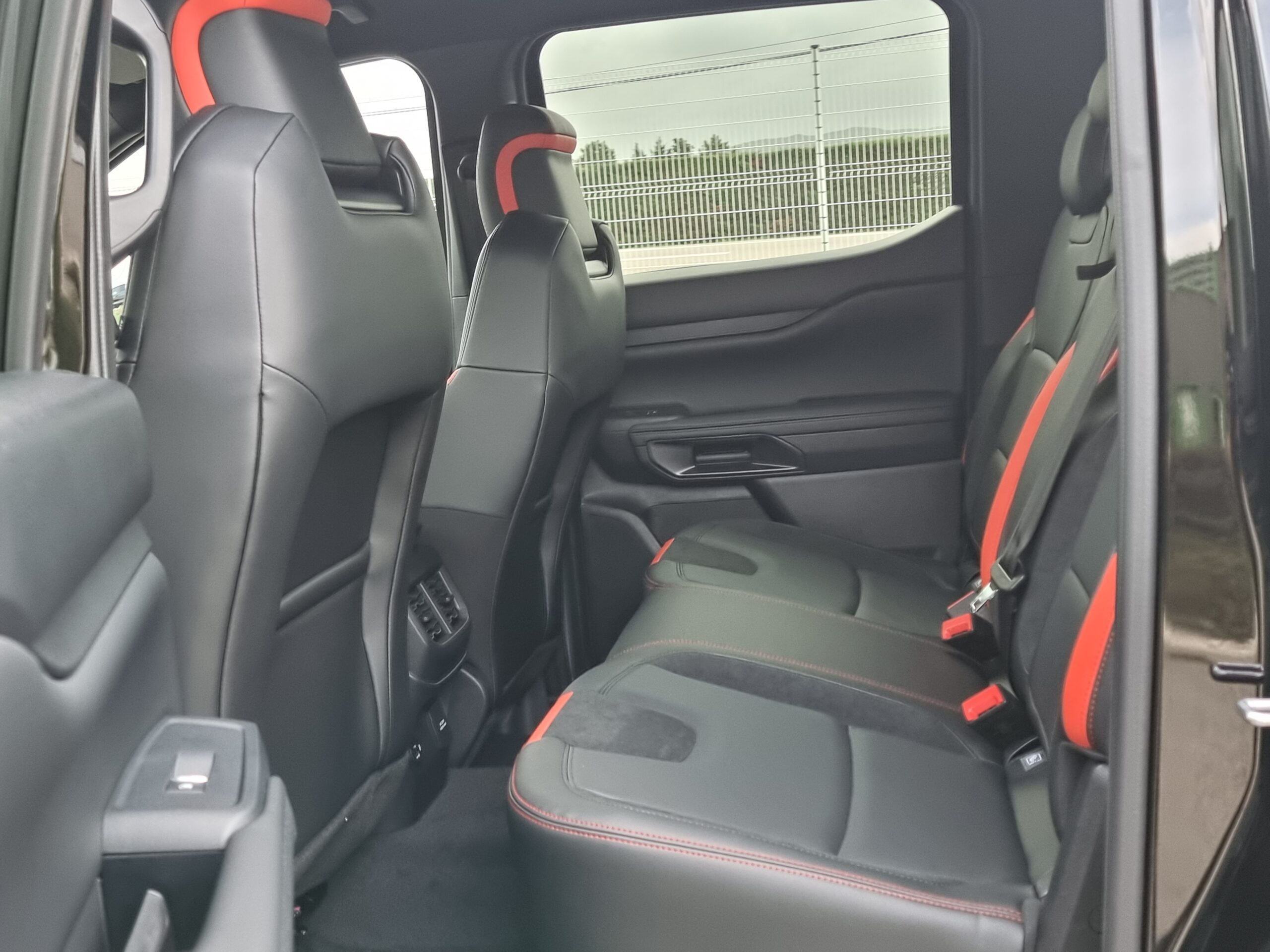 Photo Nouveau Ford Ranger Raptor 2024 Diesel 210 cv BVA10 Sans Malus Tva récupérable sans TVS