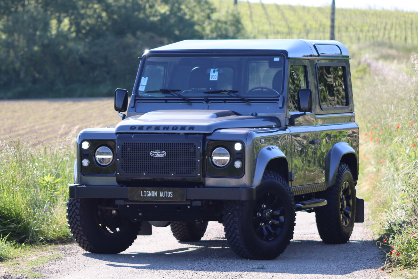 Land Rover Defender 90 td4 Hard Top 2 places