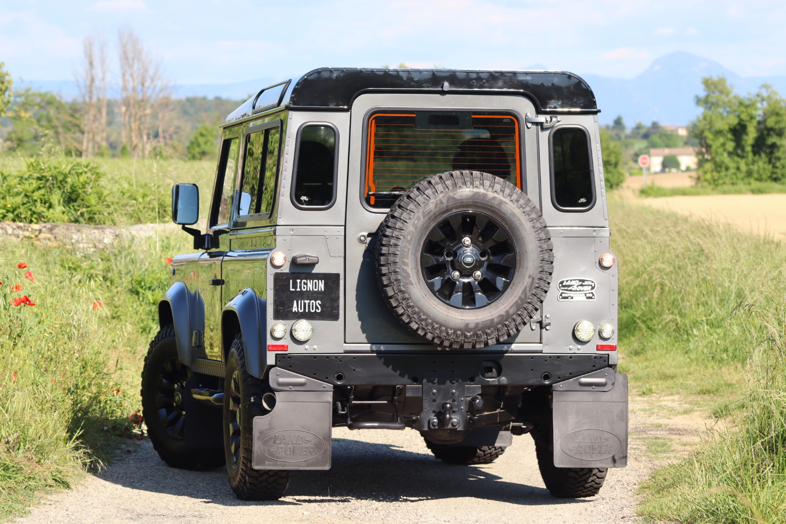 Photo Land Rover Defender 90 td4 Hard Top 2 places