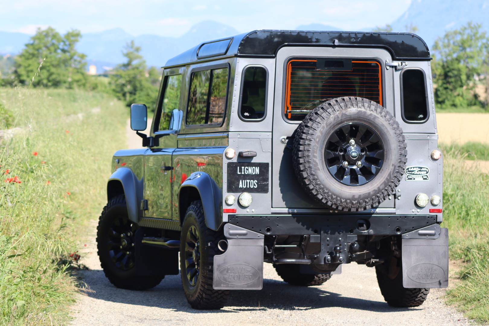 Photo Land Rover Defender 90 td4 Hard Top 2 places