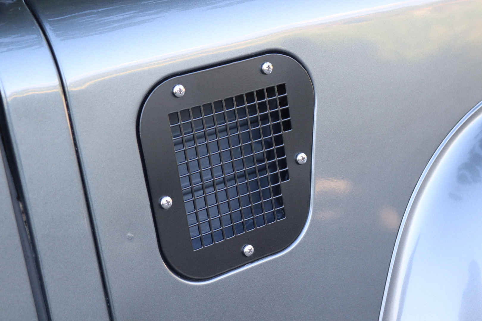 Photo Land Rover Defender 90 td4 Hard Top 2 places