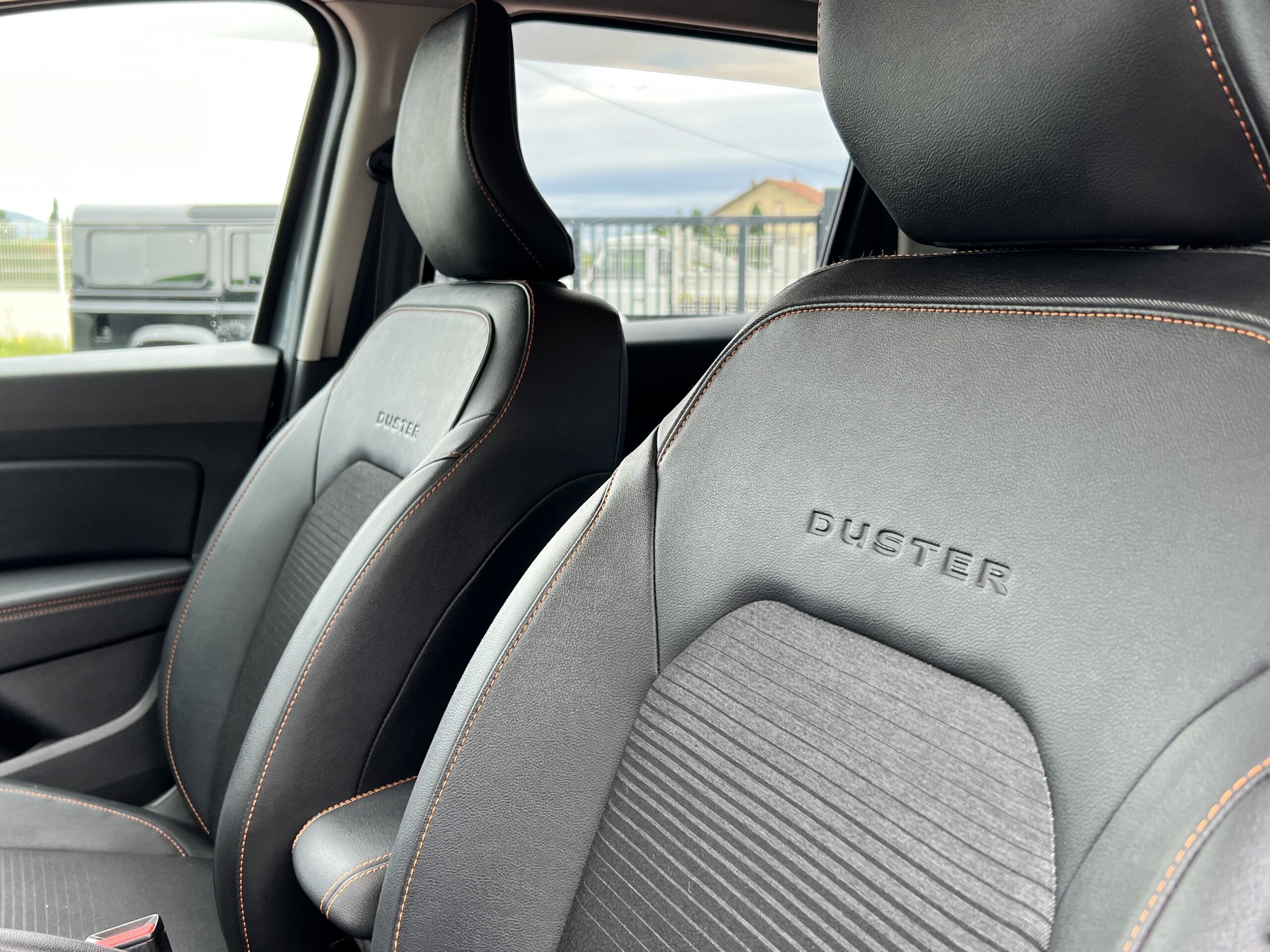 Photo Dacia Duster Extreme Blue dCi 115 4x4 Équipé