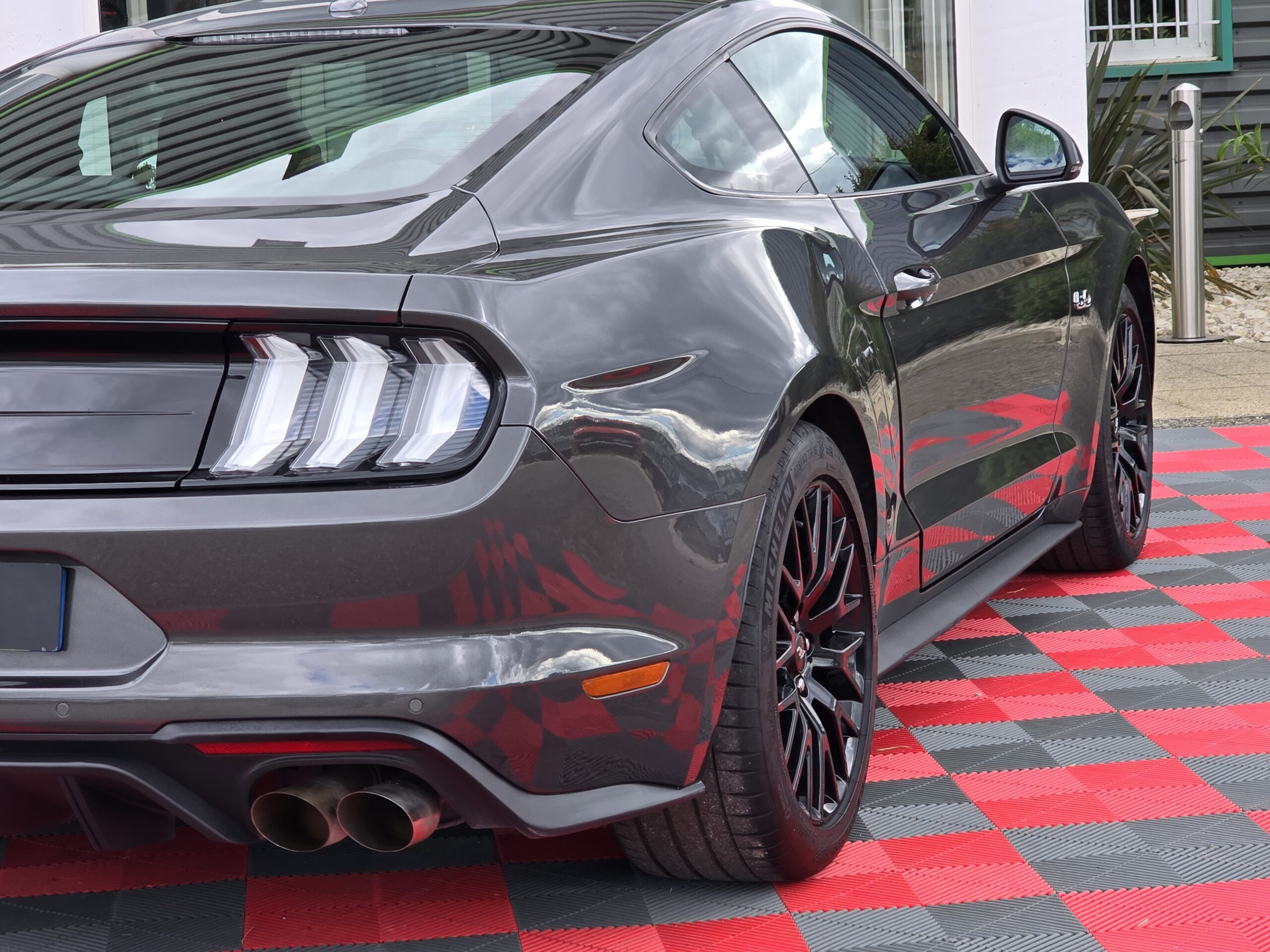 Photo Ford Mustang V8 Fastback Gt 450ch Bva10 Premium