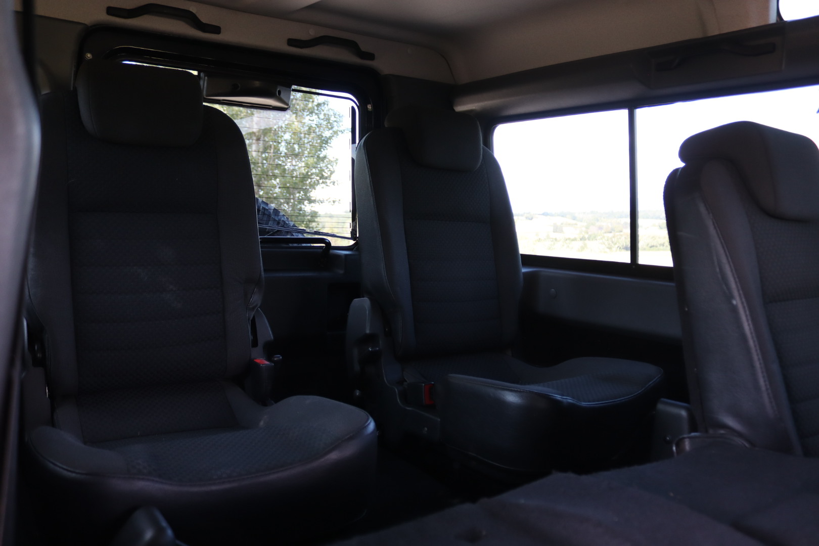 Photo Land Rover Defender 110 td4 2.4 7 places