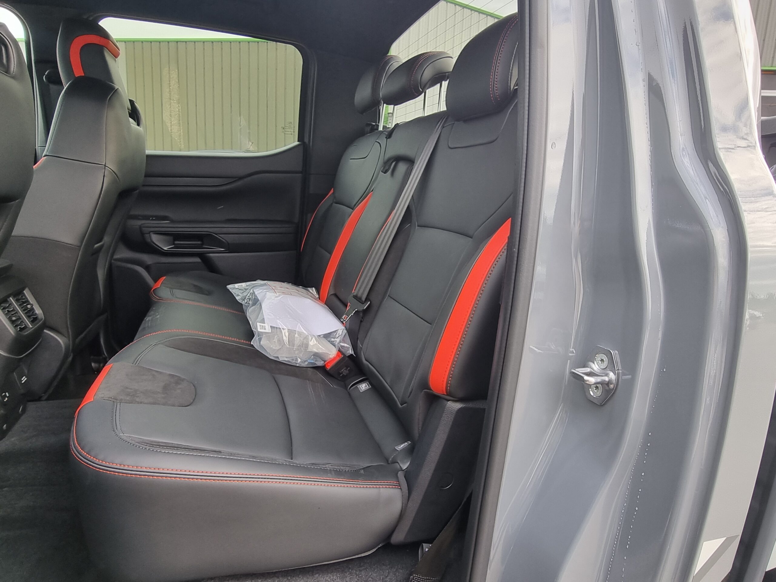 Photo Ford Ranger Raptor 3.0l Ecoboost V6 292cv NEUF PAS DE MALUS TVA RECUPERABLE Garantie 5 ans