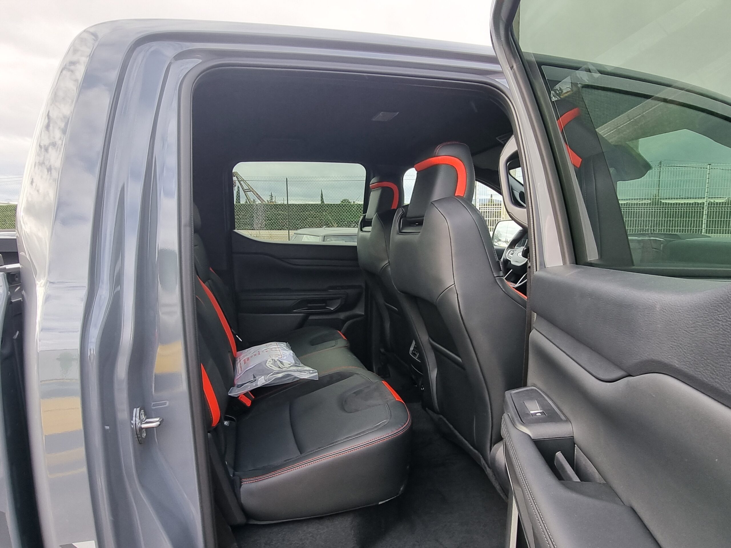 Photo Ford Ranger Raptor 3.0l Ecoboost V6 292cv NEUF PAS DE MALUS TVA RECUPERABLE Garantie 5 ans