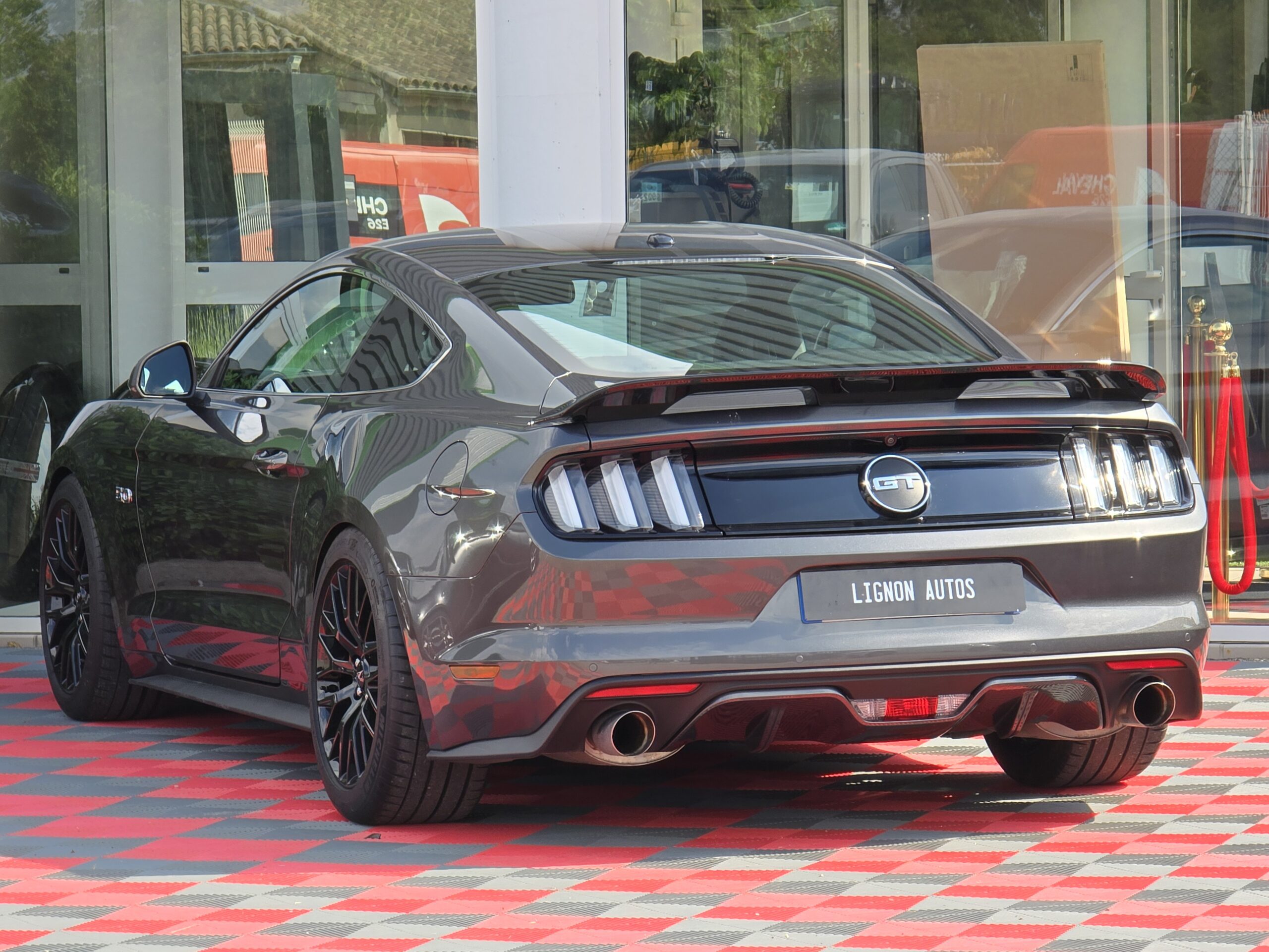 Photo Ford Mustang Fastback GT 5.0l V8 421 Premium BVA Échappement Asch