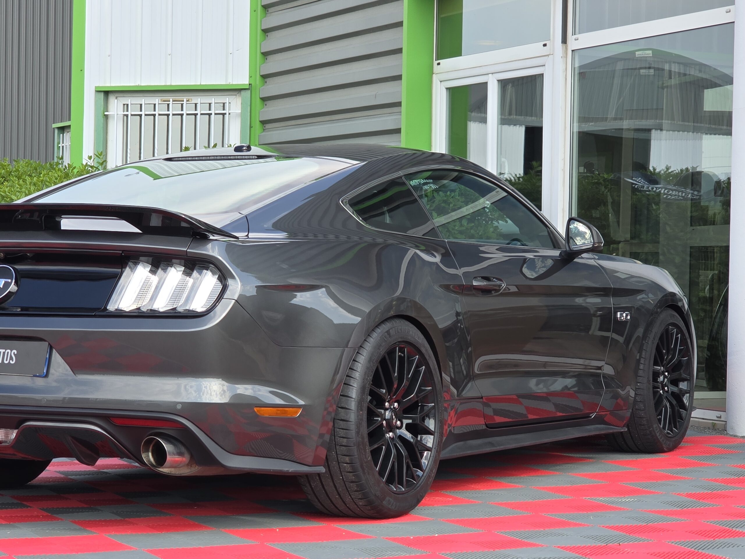 Photo Ford Mustang Fastback GT 5.0l V8 421 Premium BVA Échappement Asch