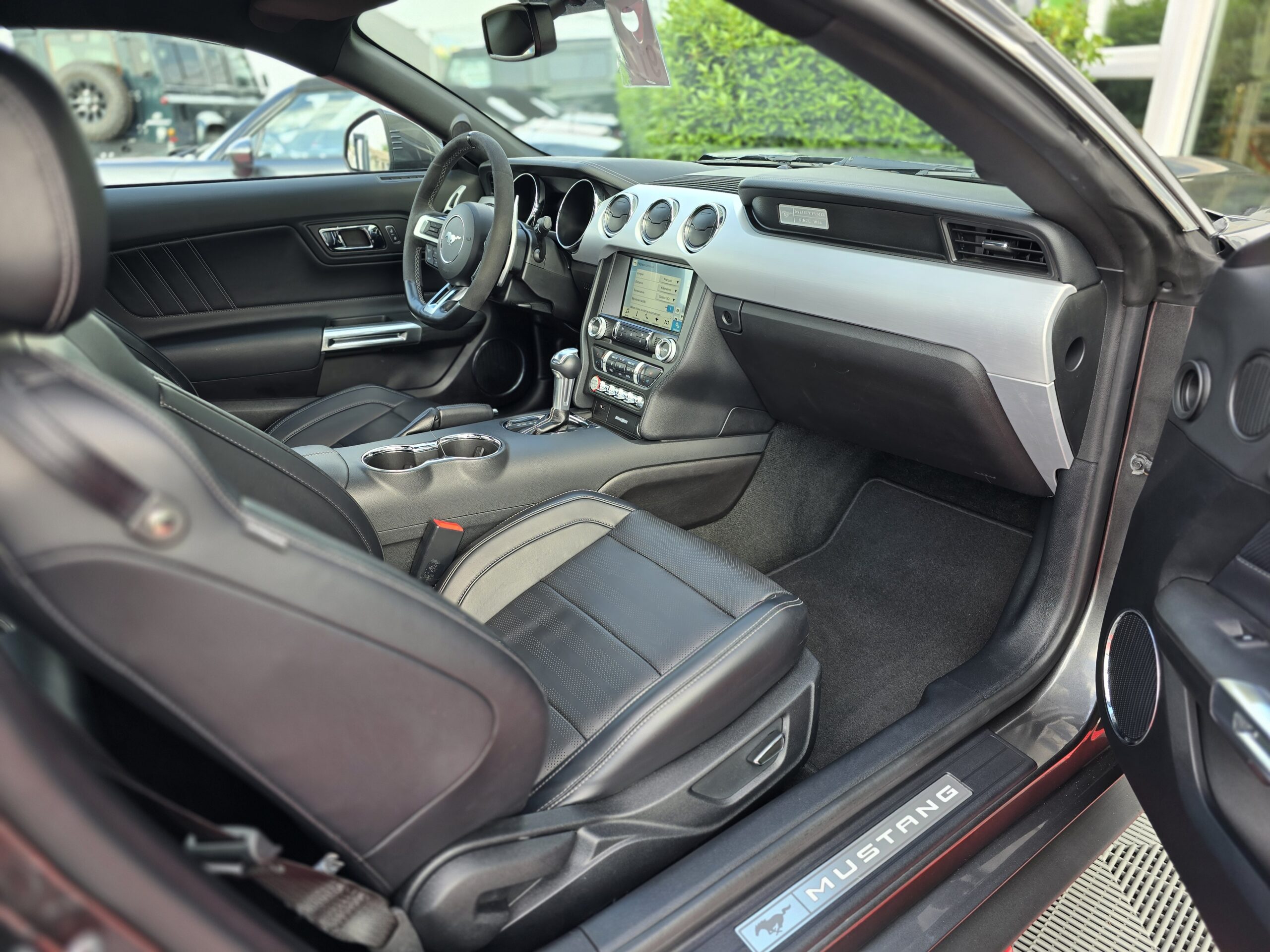 Photo Ford Mustang Fastback GT 5.0l V8 421 Premium BVA Échappement Asch