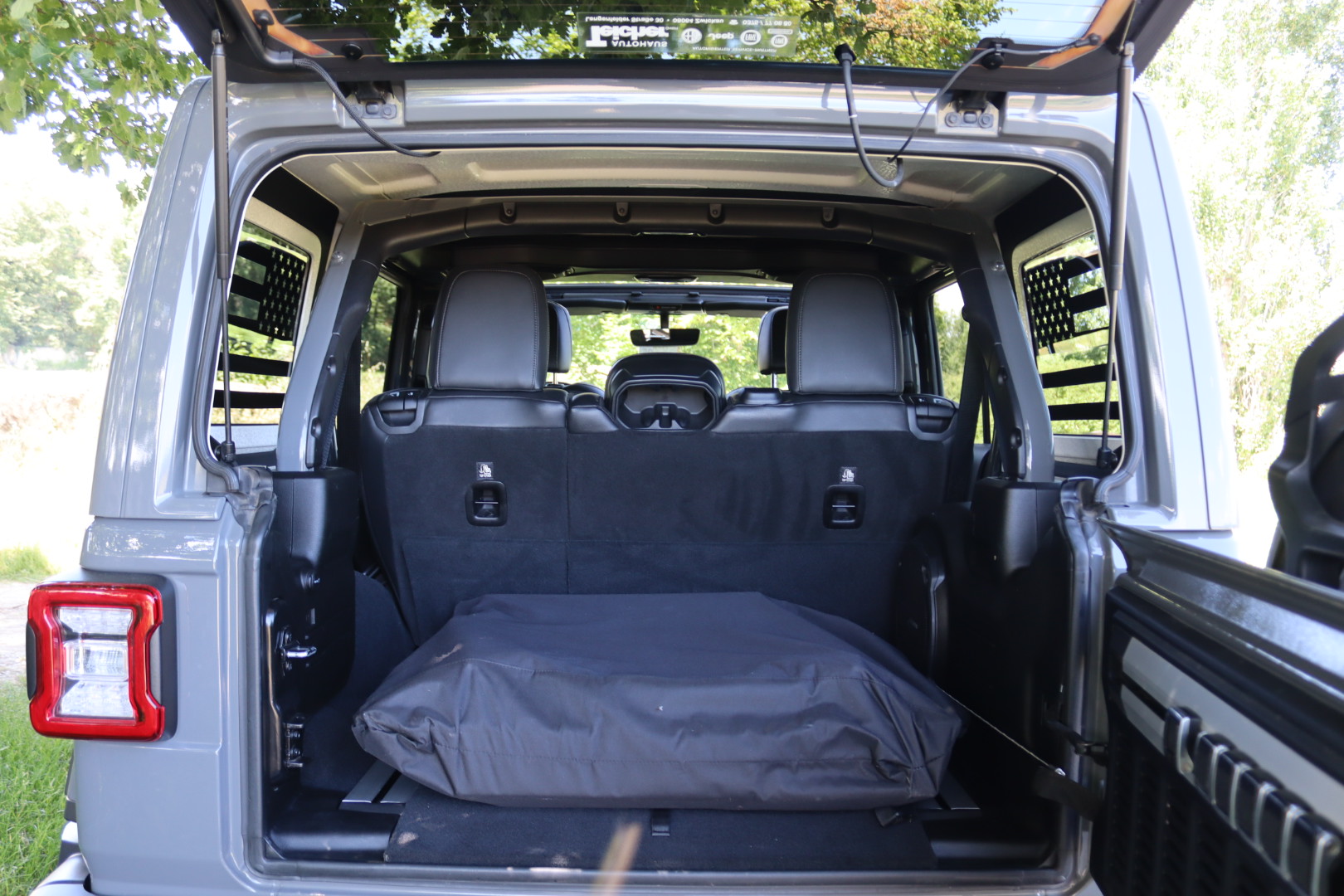 Photo Jeep Wrangler JL 2.0 T 272CH Unlimited Overland / Echappement Sport / Attelage